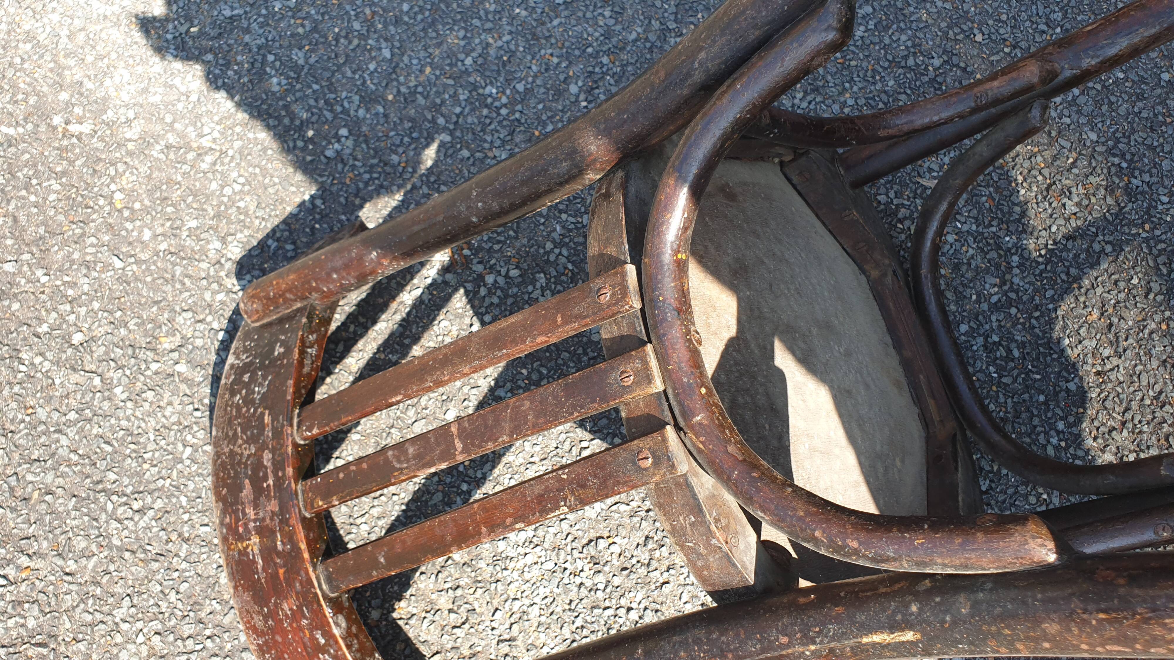 4 bistro chairs 40/50