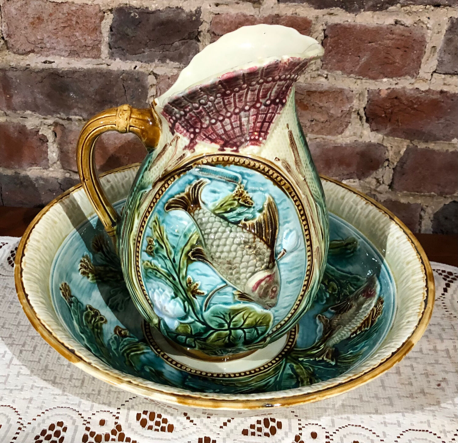 Majolica toilet set Onnaing