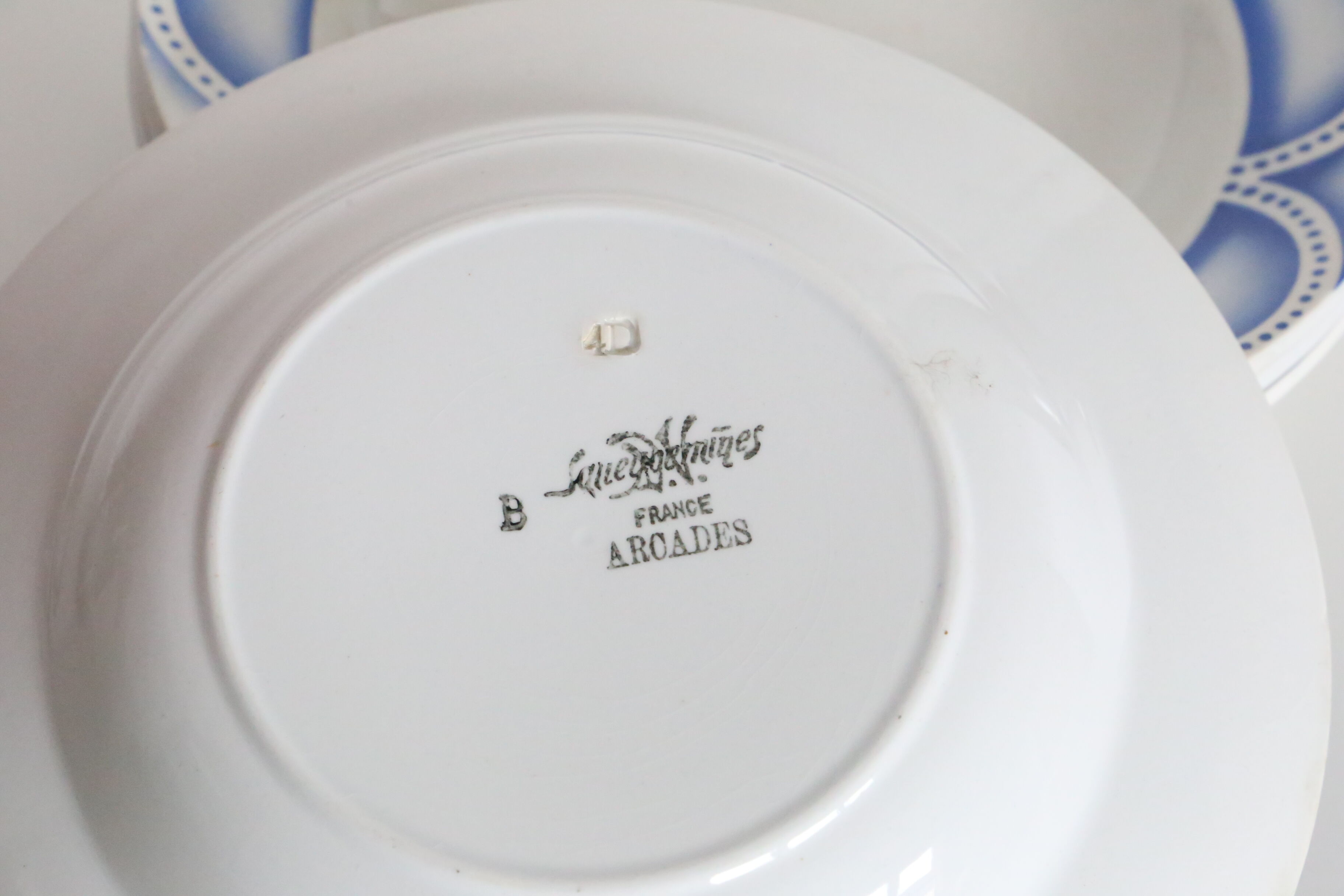Set de 4 assiettes creuses Sarreguemines motif Arcades