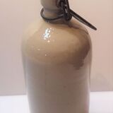 Bouteille en grès ancienne avec système de fermeture