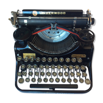 Old-typewriter Underwood portable