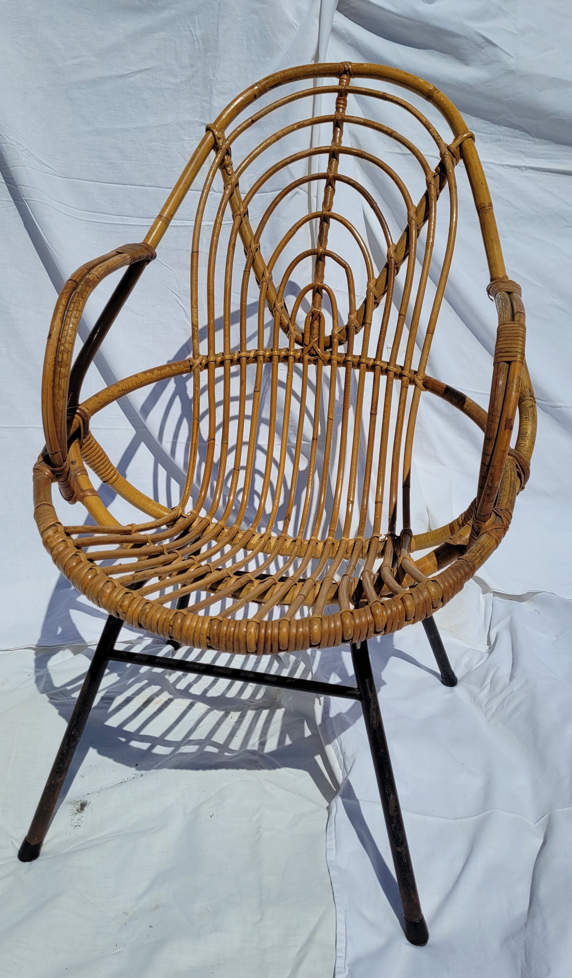 Adult chair rattan oval feet metal