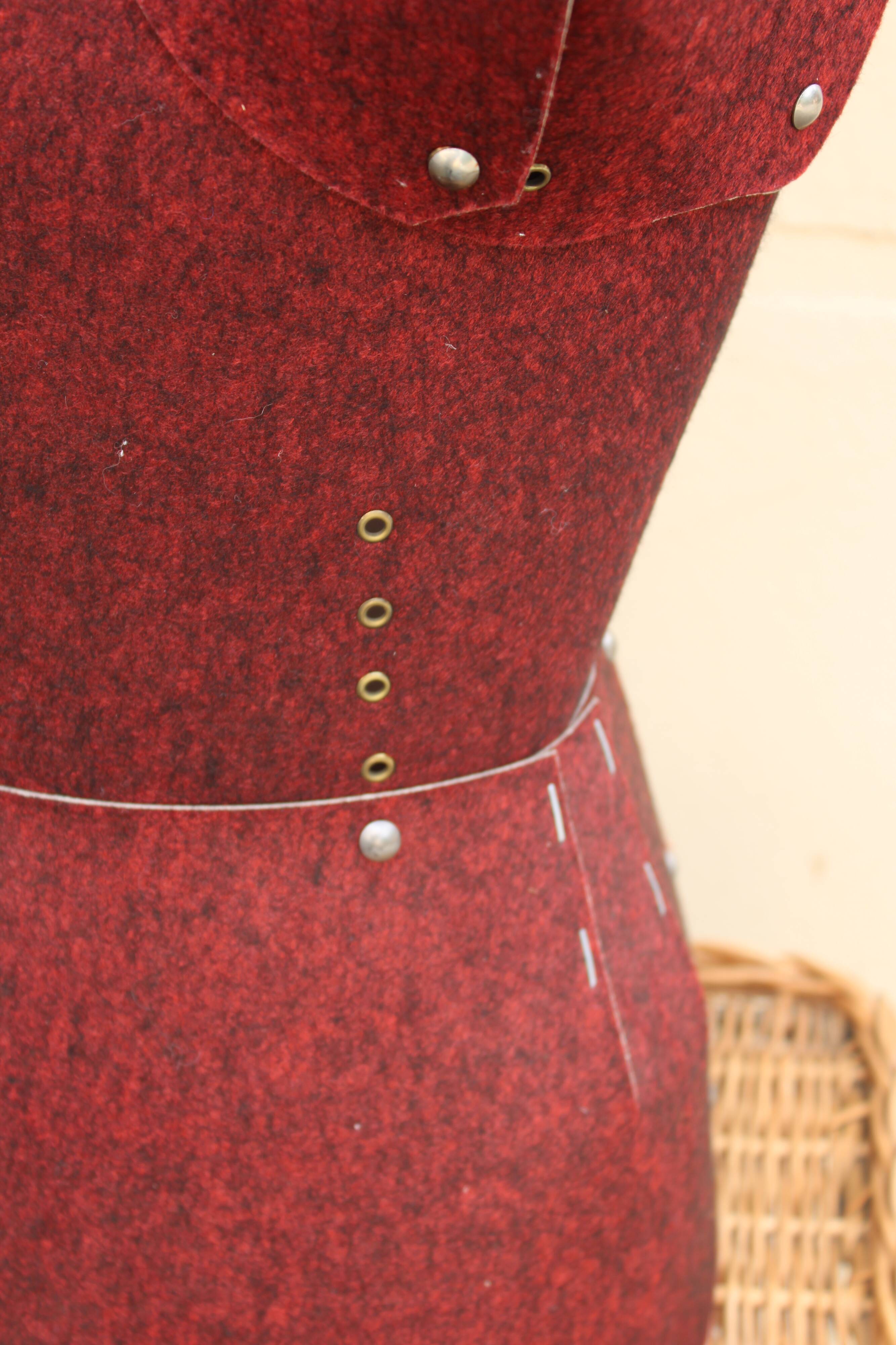 Cardboard sewing mannequin