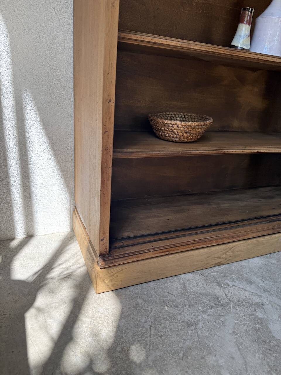 Enfilade vitrée en chêne, années 50