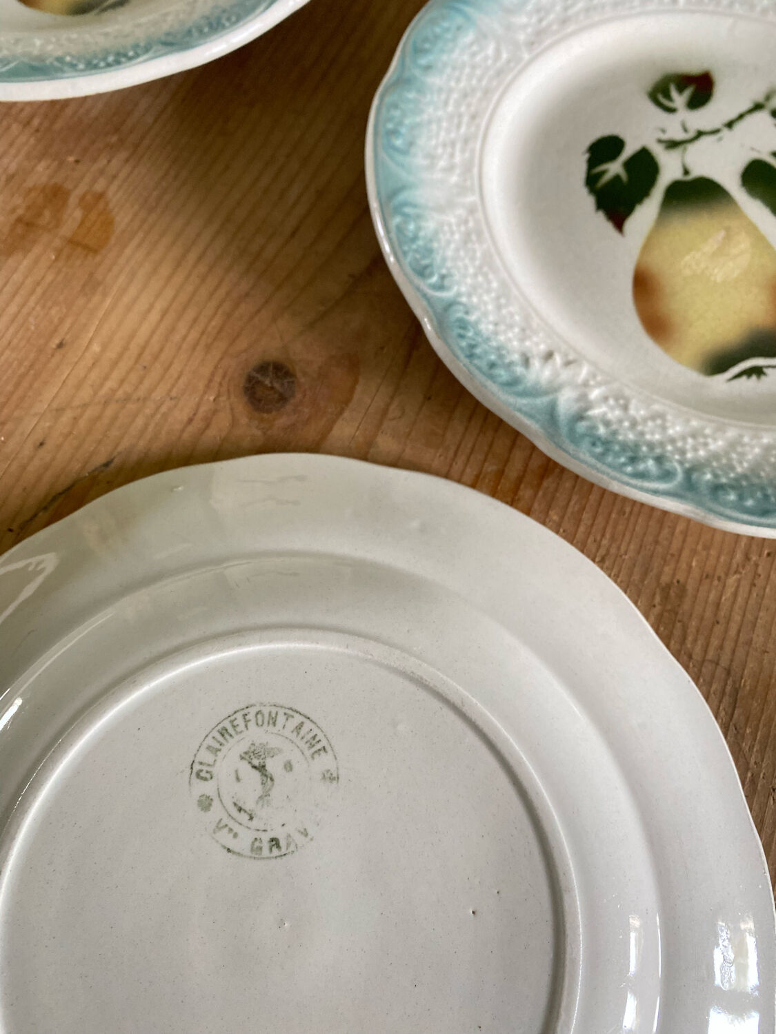 Set of 6 Clairefontaine Graves pear slip plates