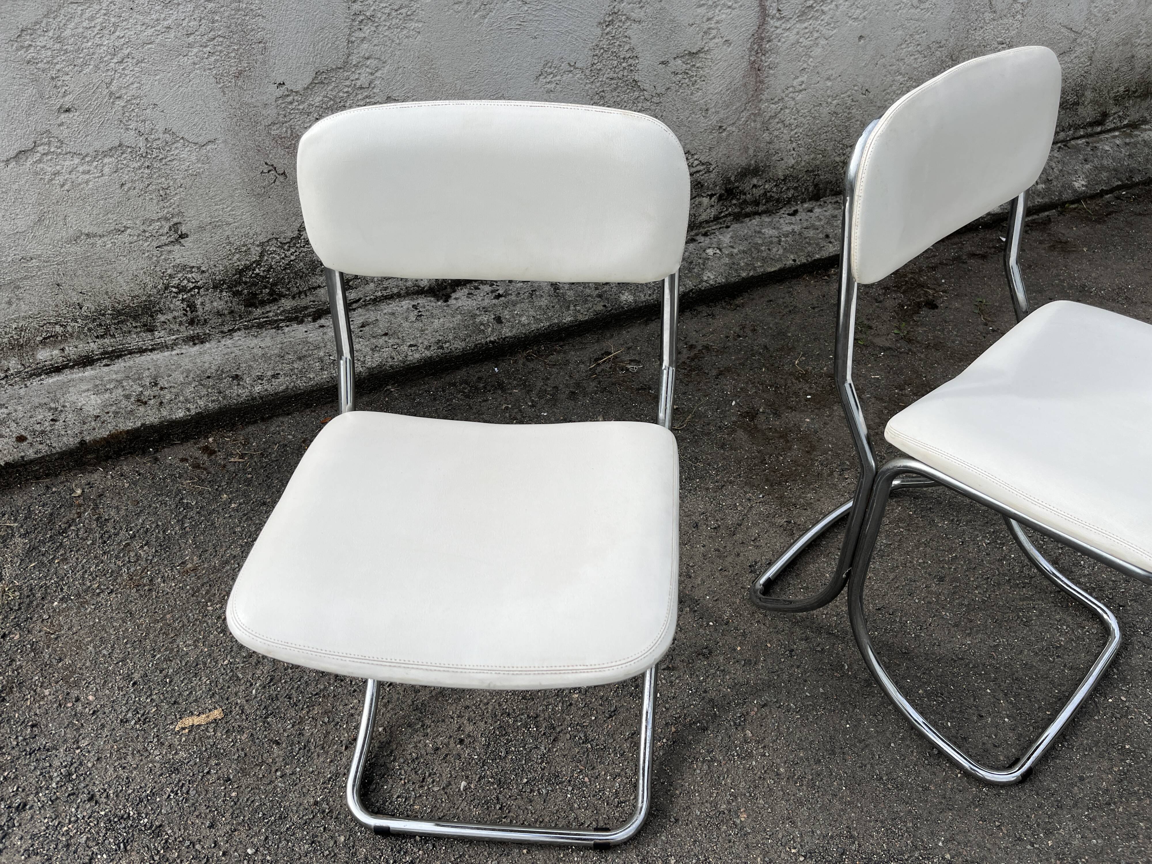 Pair of vintage chrome cantilever chairs, white leatherette – 1970s