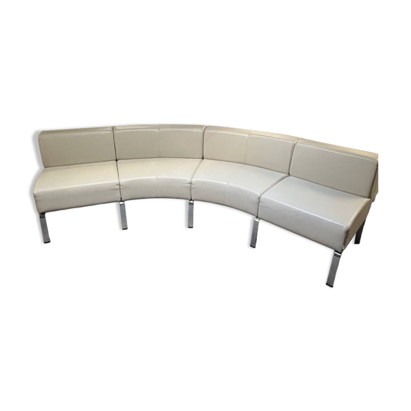 Banquette modulaire courbe Bene cuir crème – 24 modules – Autriche 2008