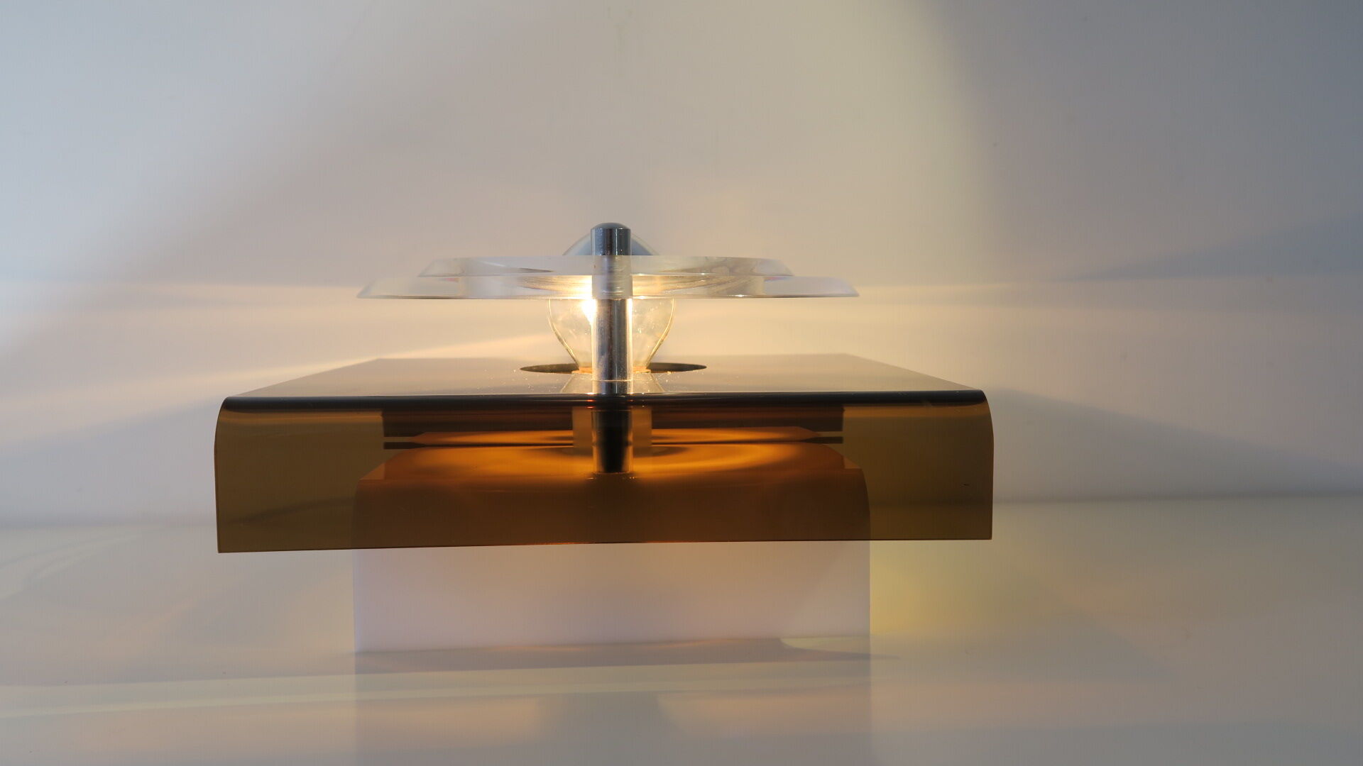 Herda, 80s wall lamp, plexiglass