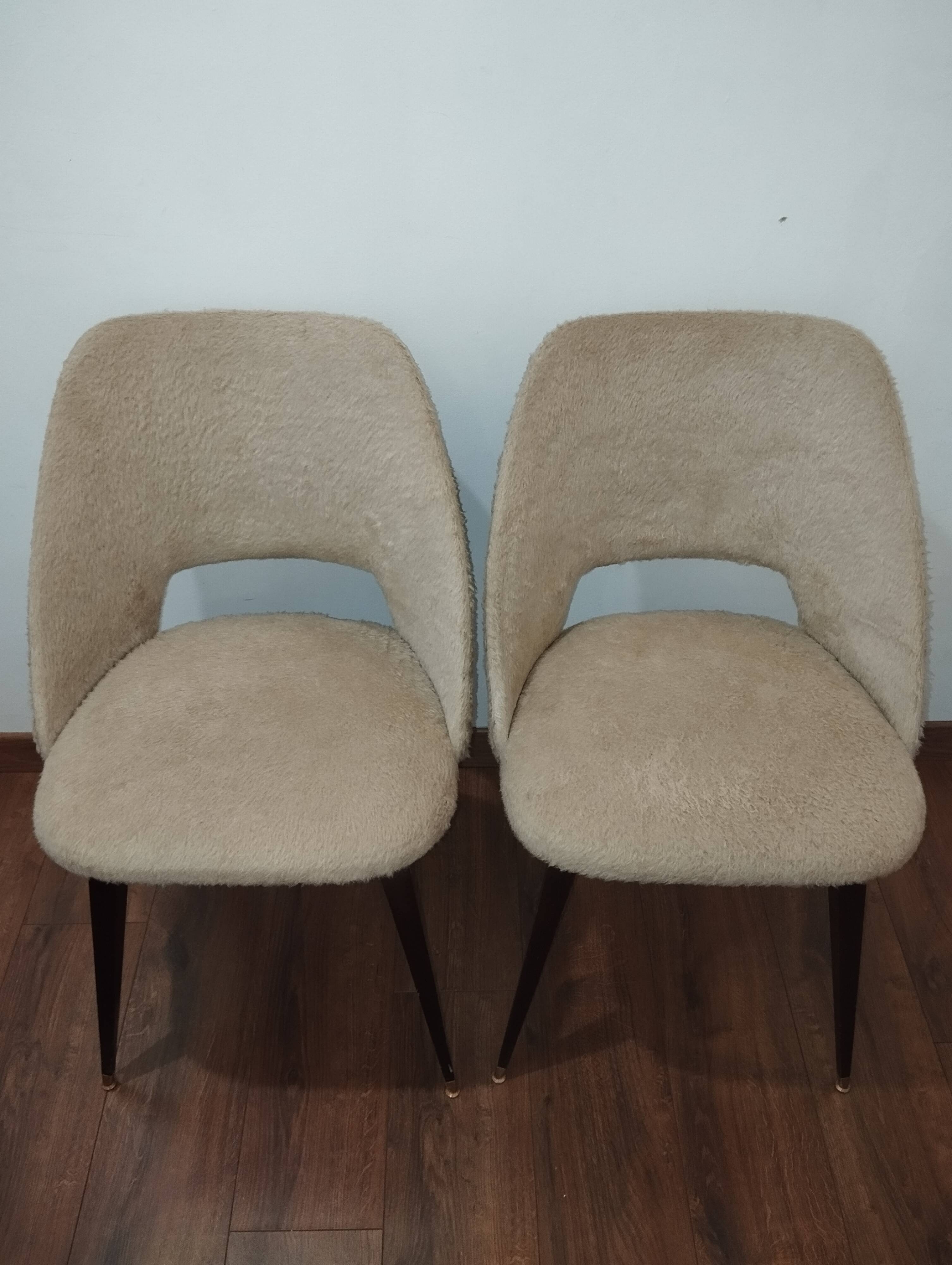 Beige vintage shaggy chairs