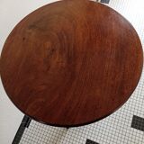 Pedestal table