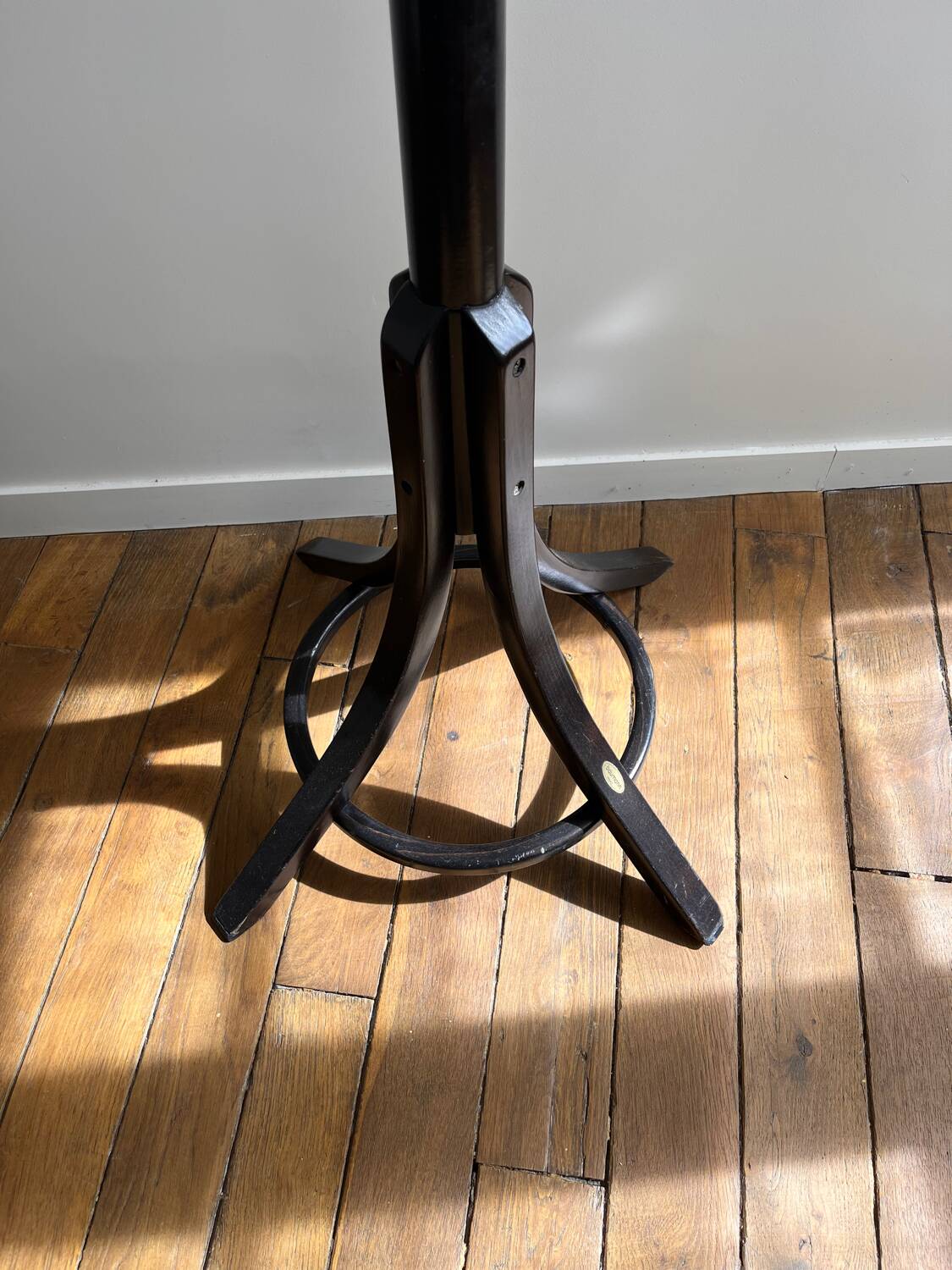 Baumann coat rack
