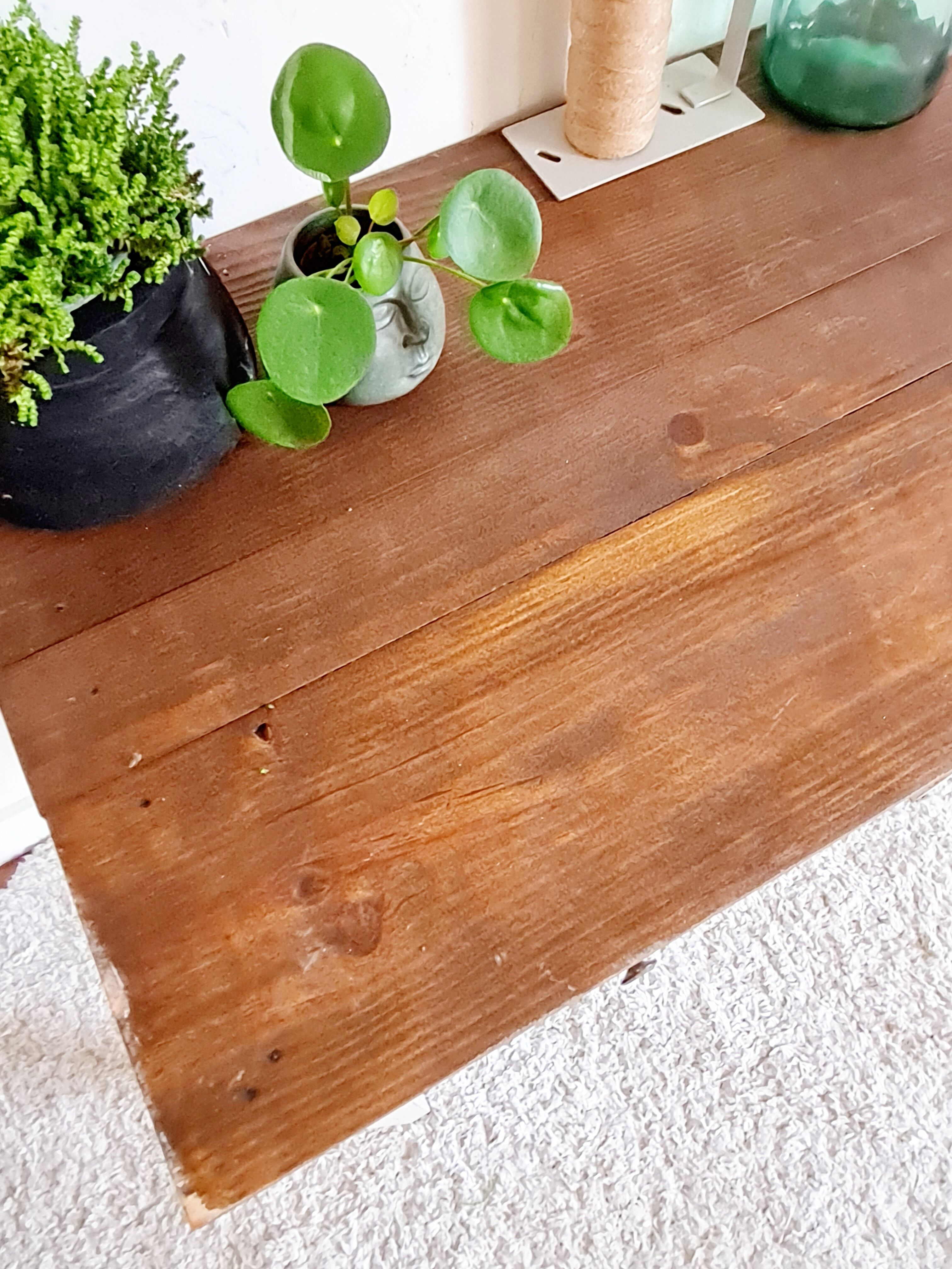 Old wooden table 2 drawers