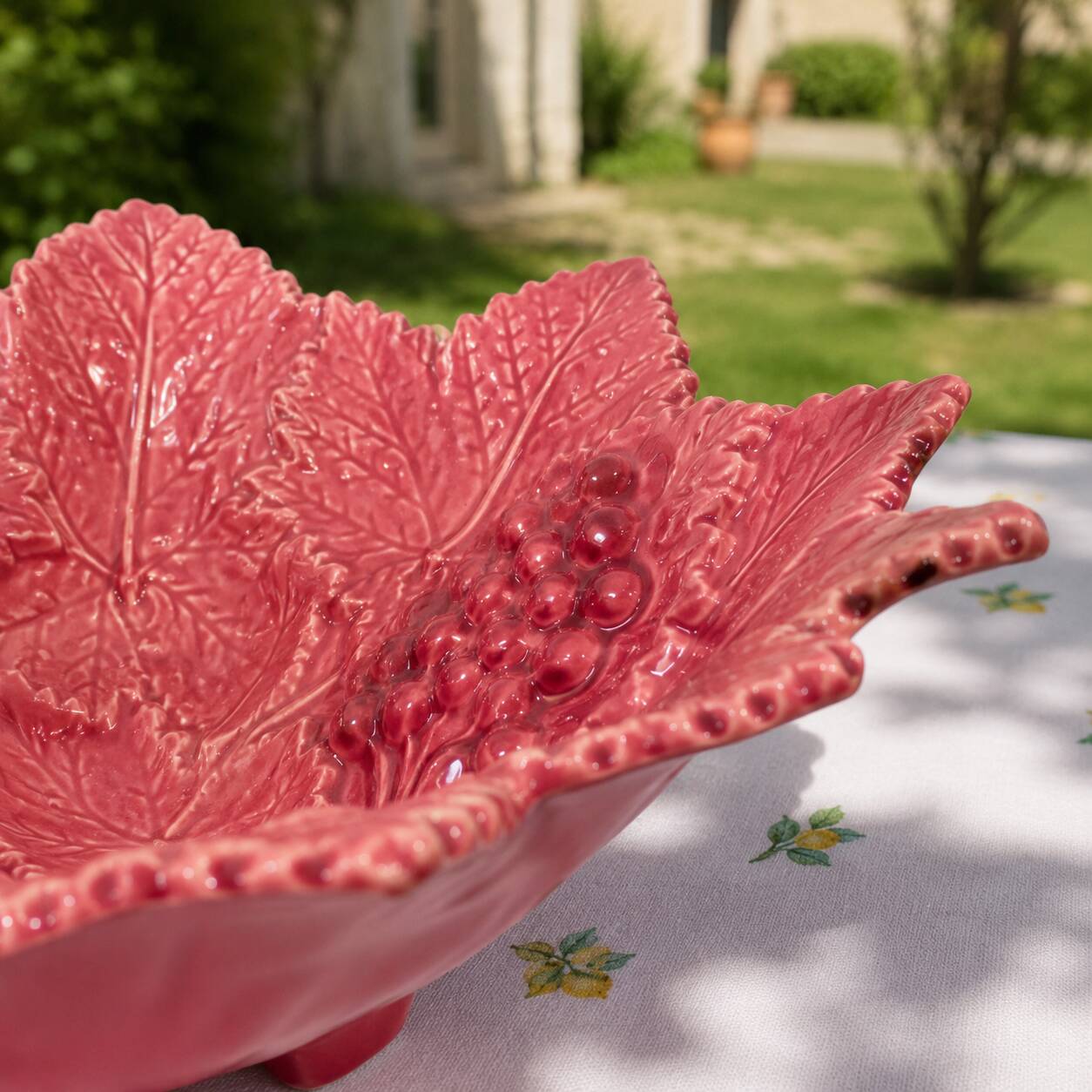 Vine leaf raspberry majolica centrepiece bowl