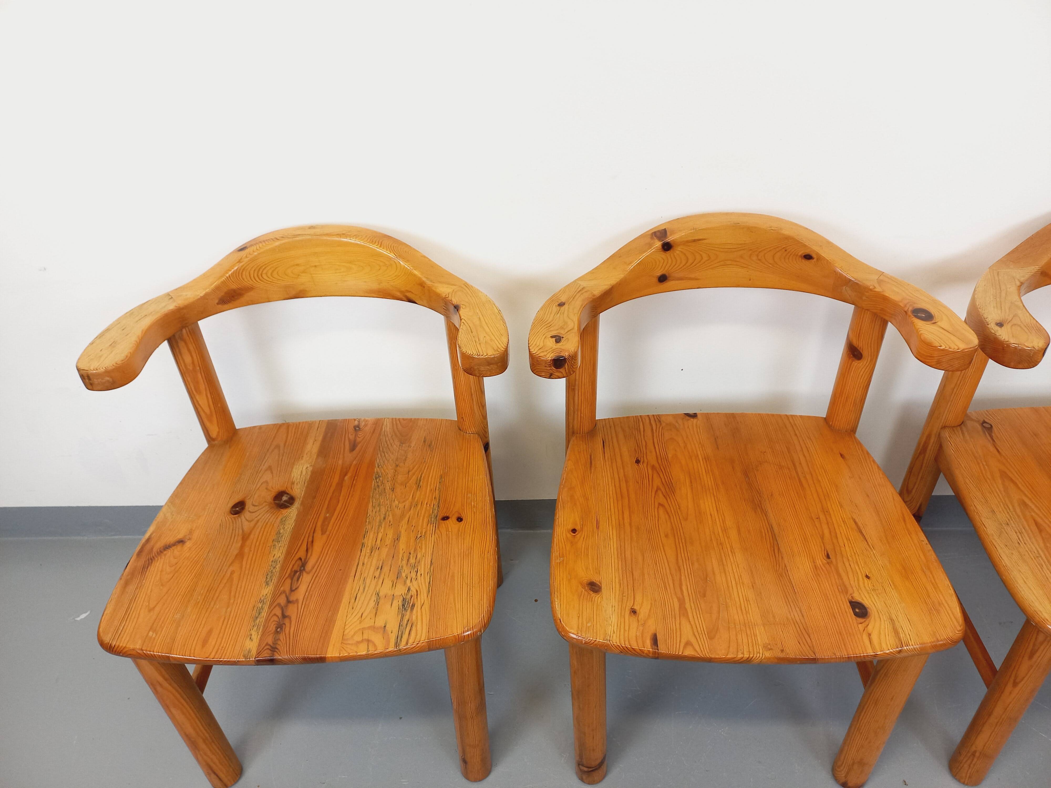 Set of 4 armchairs in pine from the 60s and 70s