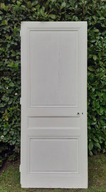 Communication door h221.5xl90cm old paneled, molded, interior