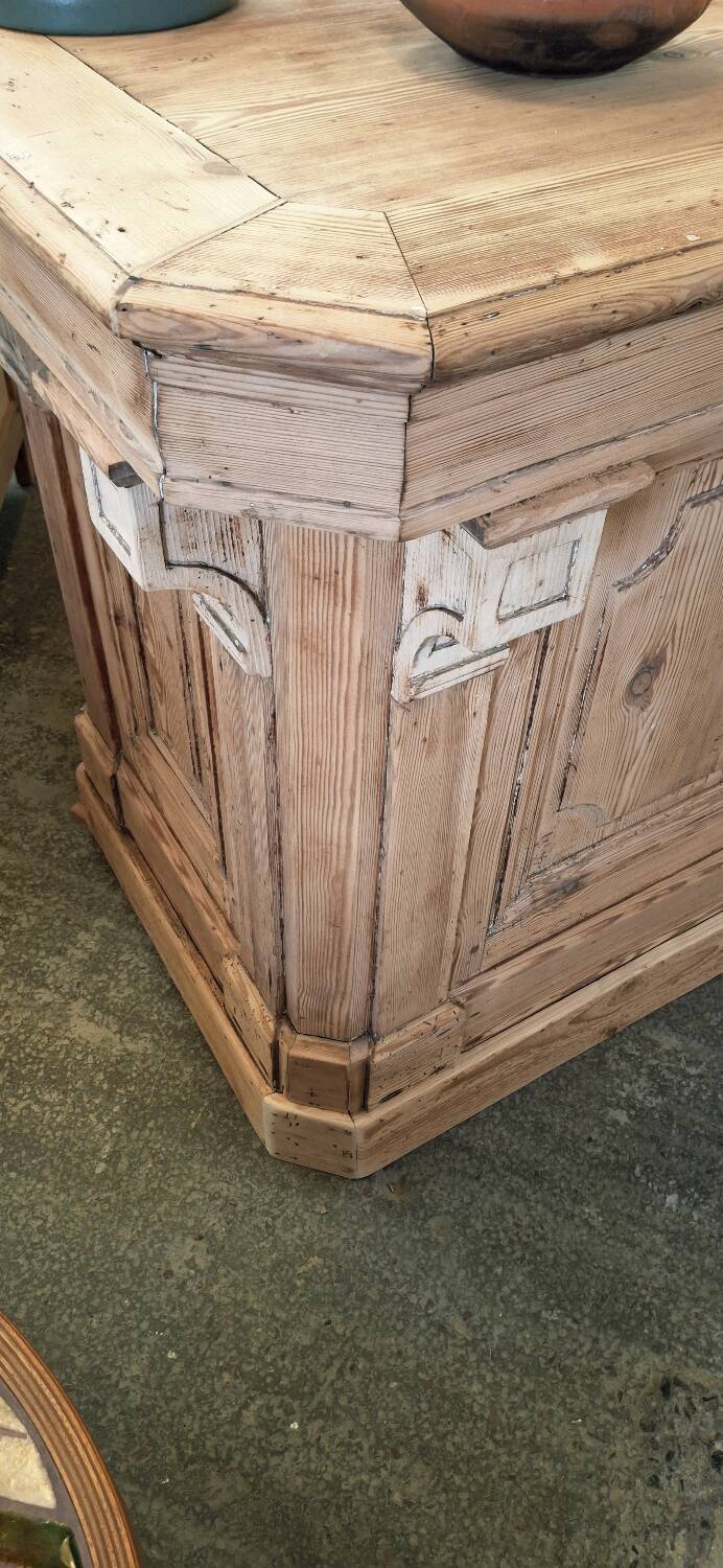 Antique counter