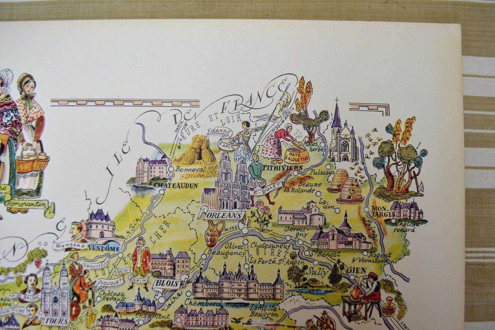 Map of the Dde illustrated region of France Jacques Liozu Loire Valley