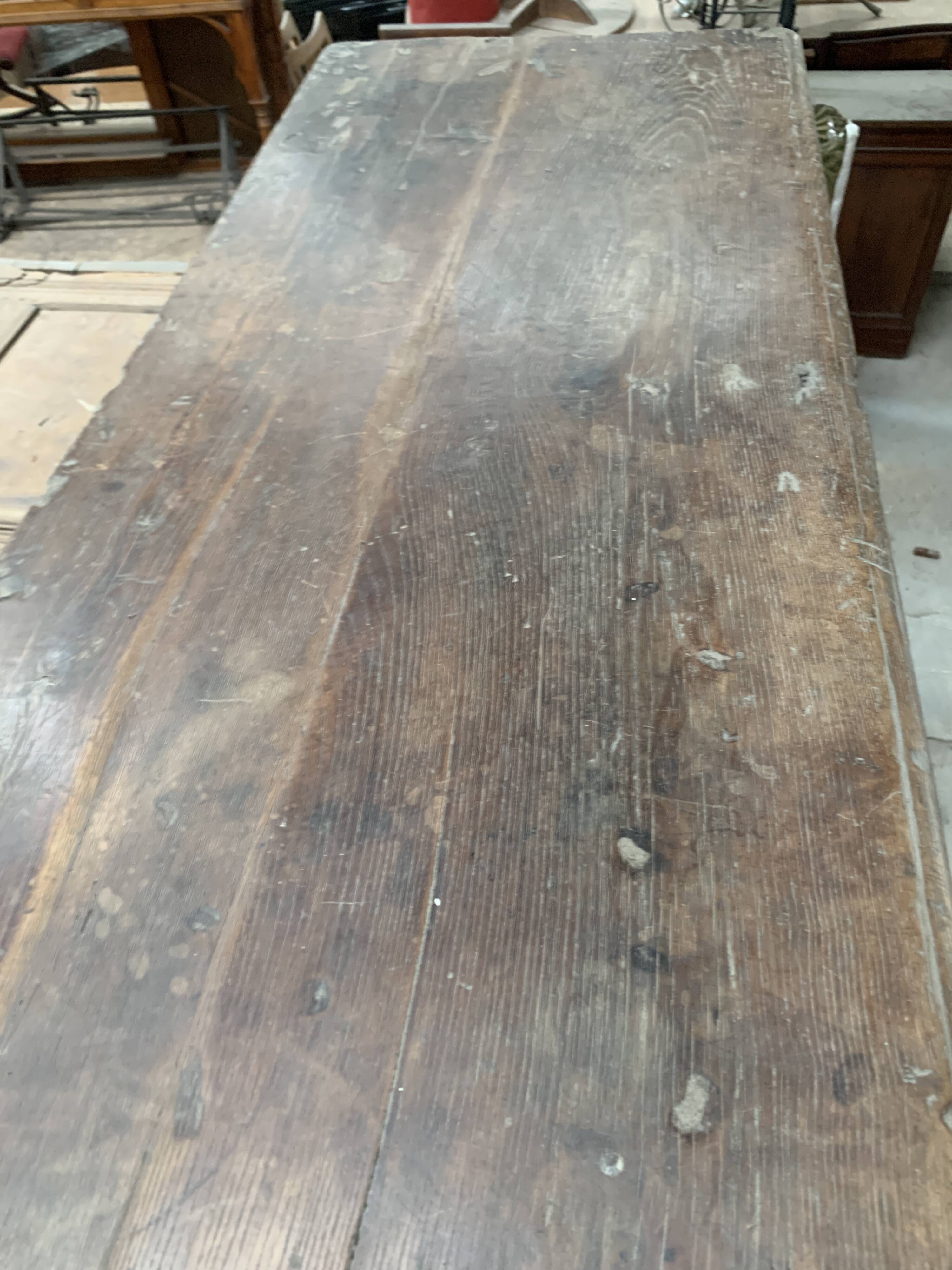 Antique Renaissance style chest in carved oak, 18th century