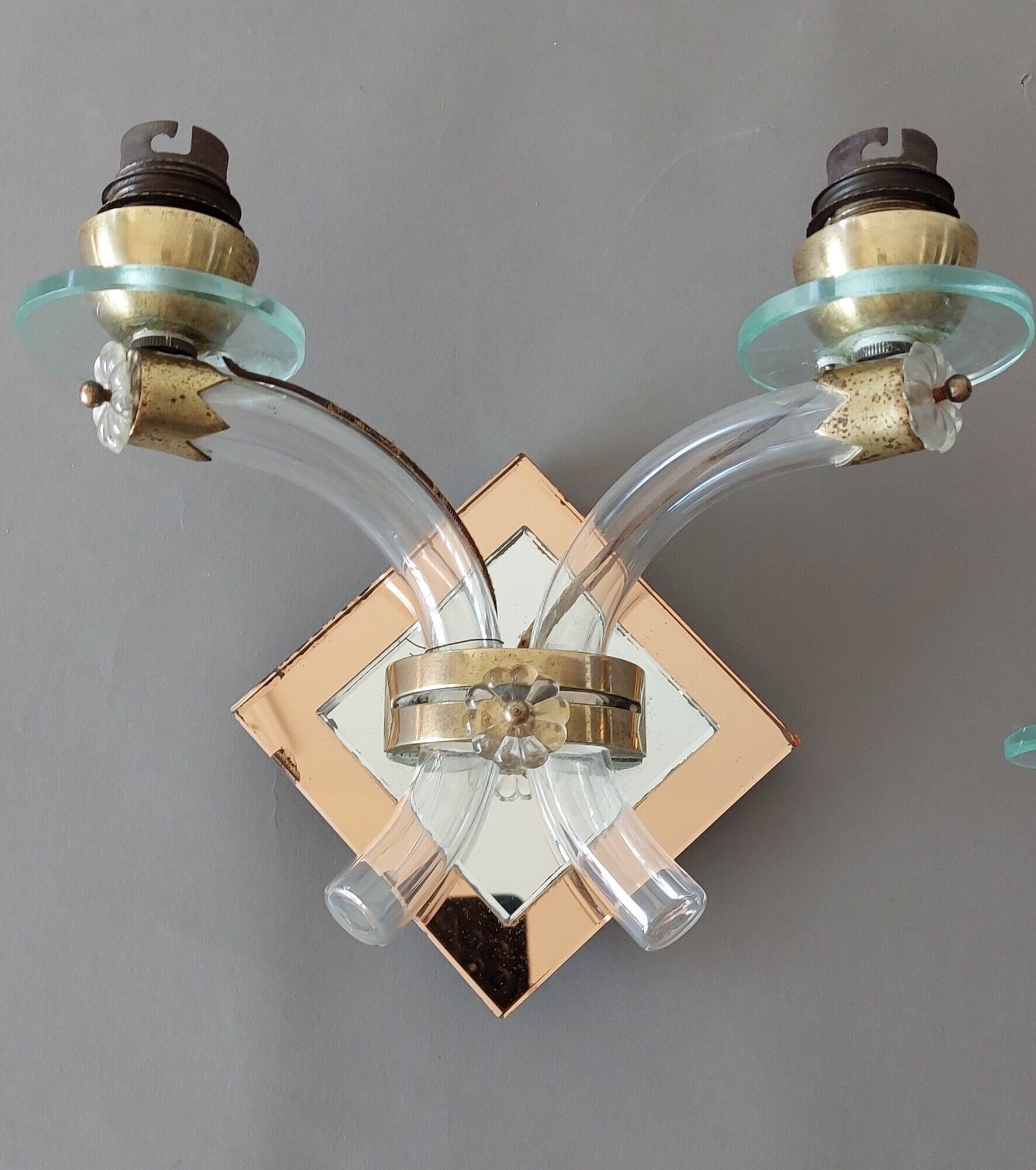 Pair of sconces in crystal, brass and mirror glasses, Italy 1940/1950.
