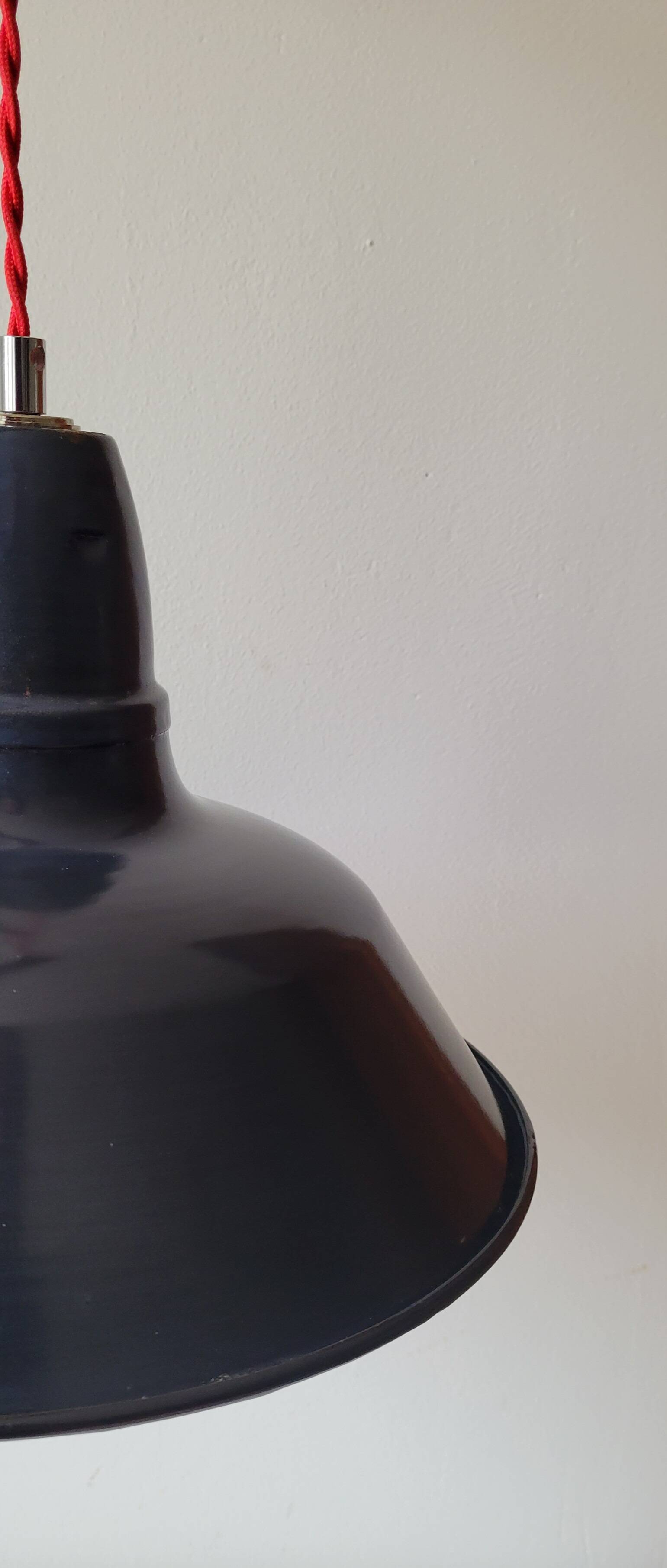 Suspension en tôle émaillée