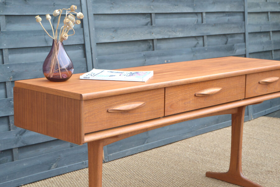 Console by Franck Guille for AustunSuite