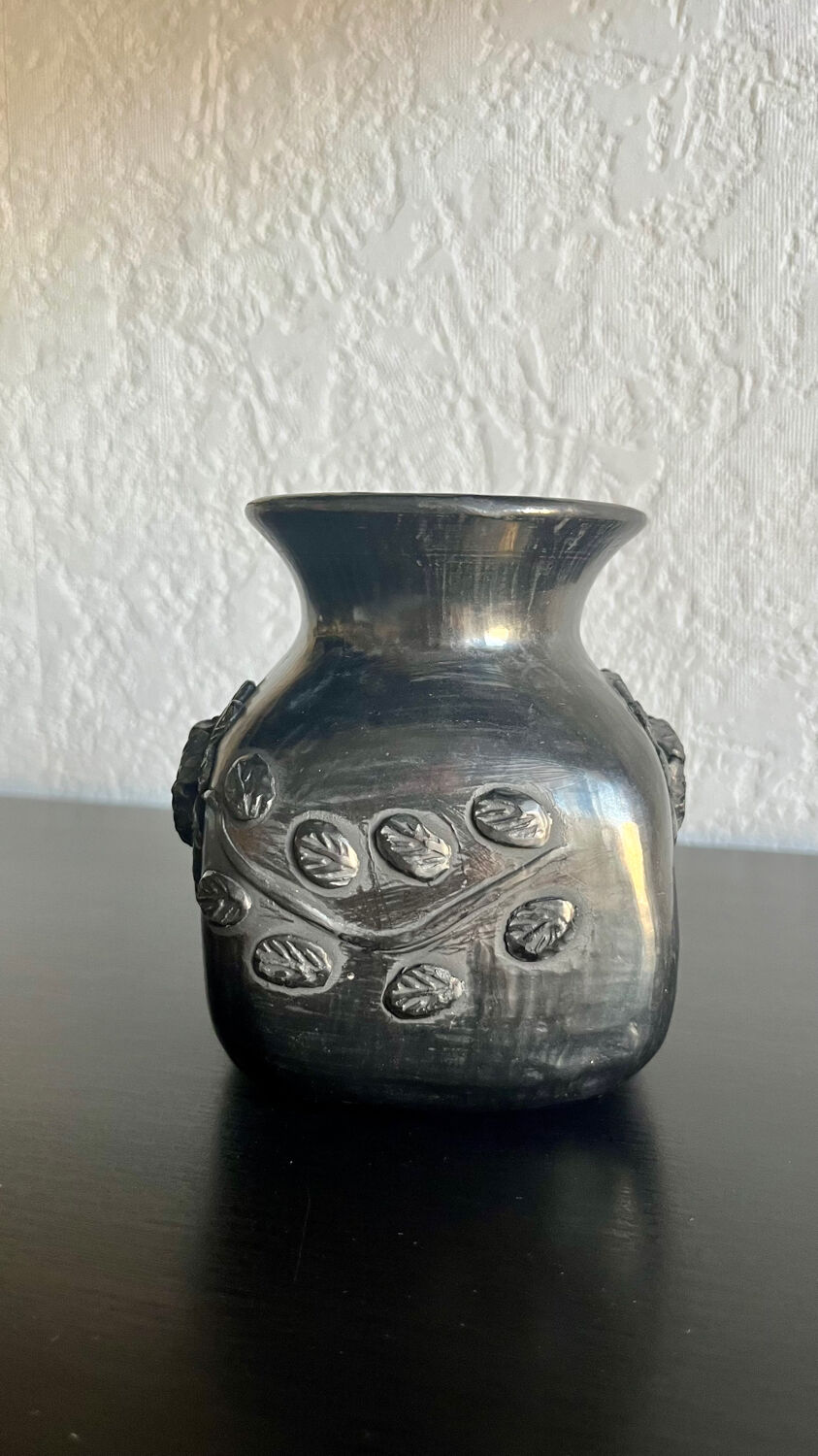 Mexican artisanal vase - Dona Rosa - Black Clay Oaxaca