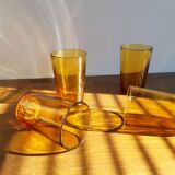 Lot of 4 glasses of amber water
