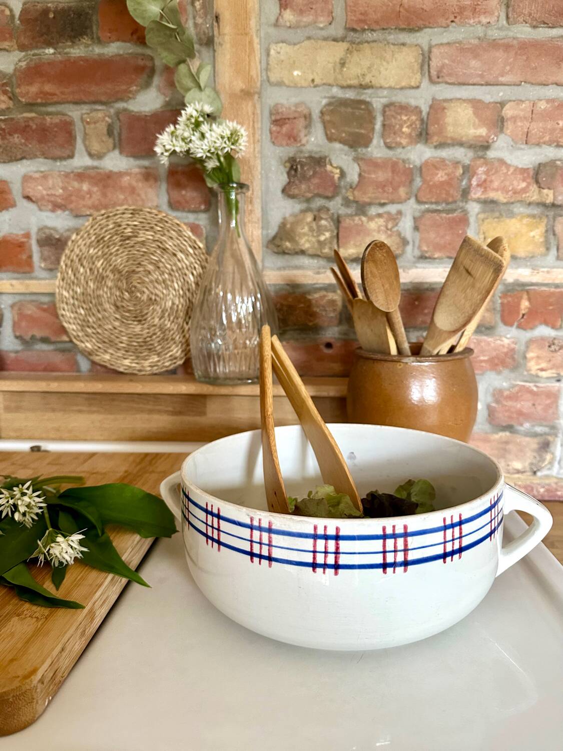 Sarreguemines salad bowl, Poitou model