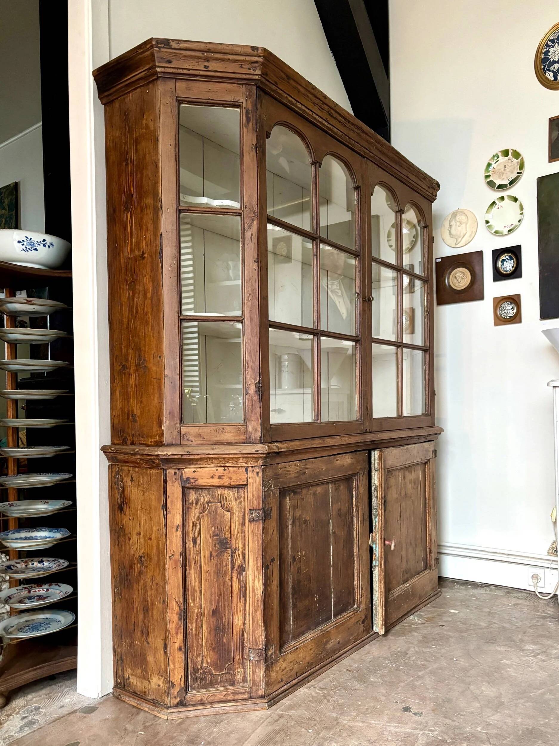 Buffet 2 corps vitré en bois, XIXème