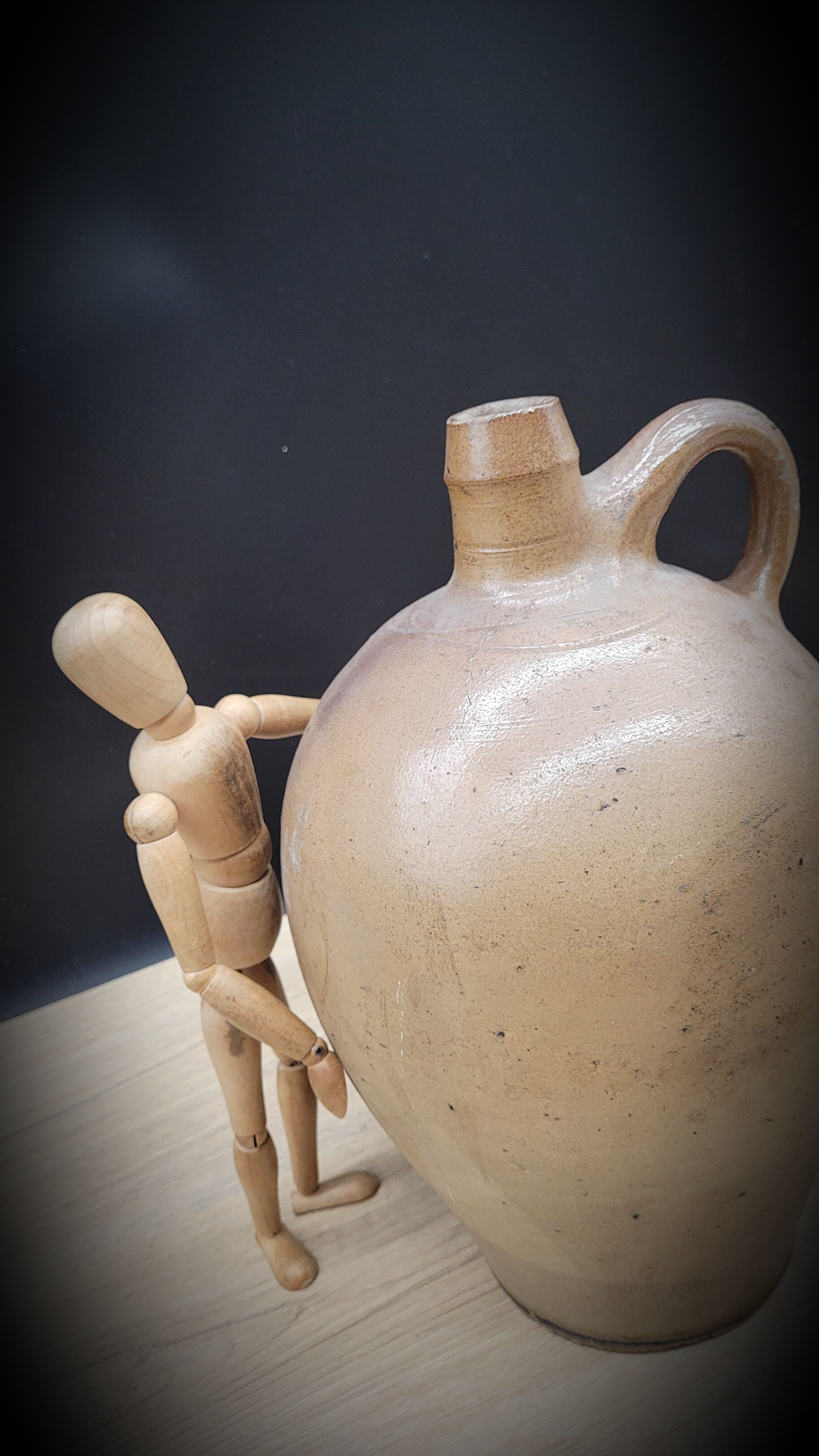 Vase jug in sandstone 5L