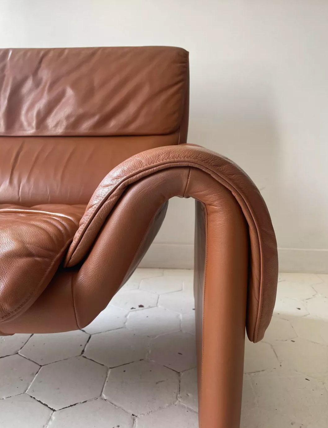 Tawny leather sofa De Sede "2011", Switzerland 1980