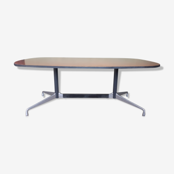 Table segmented par Eames