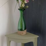 Corner pedestal table