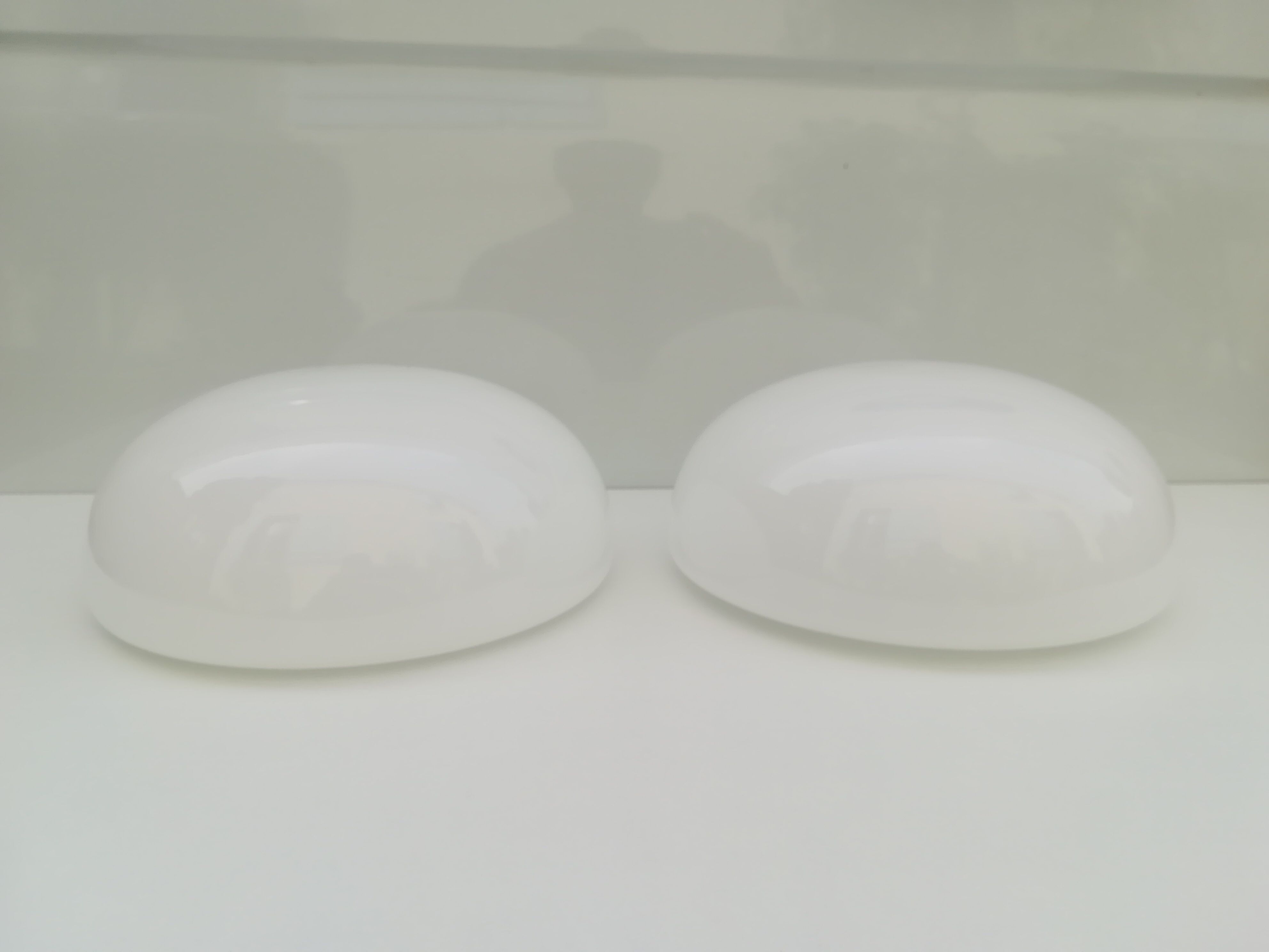 Two plafonniers in opaline of annees 60/70