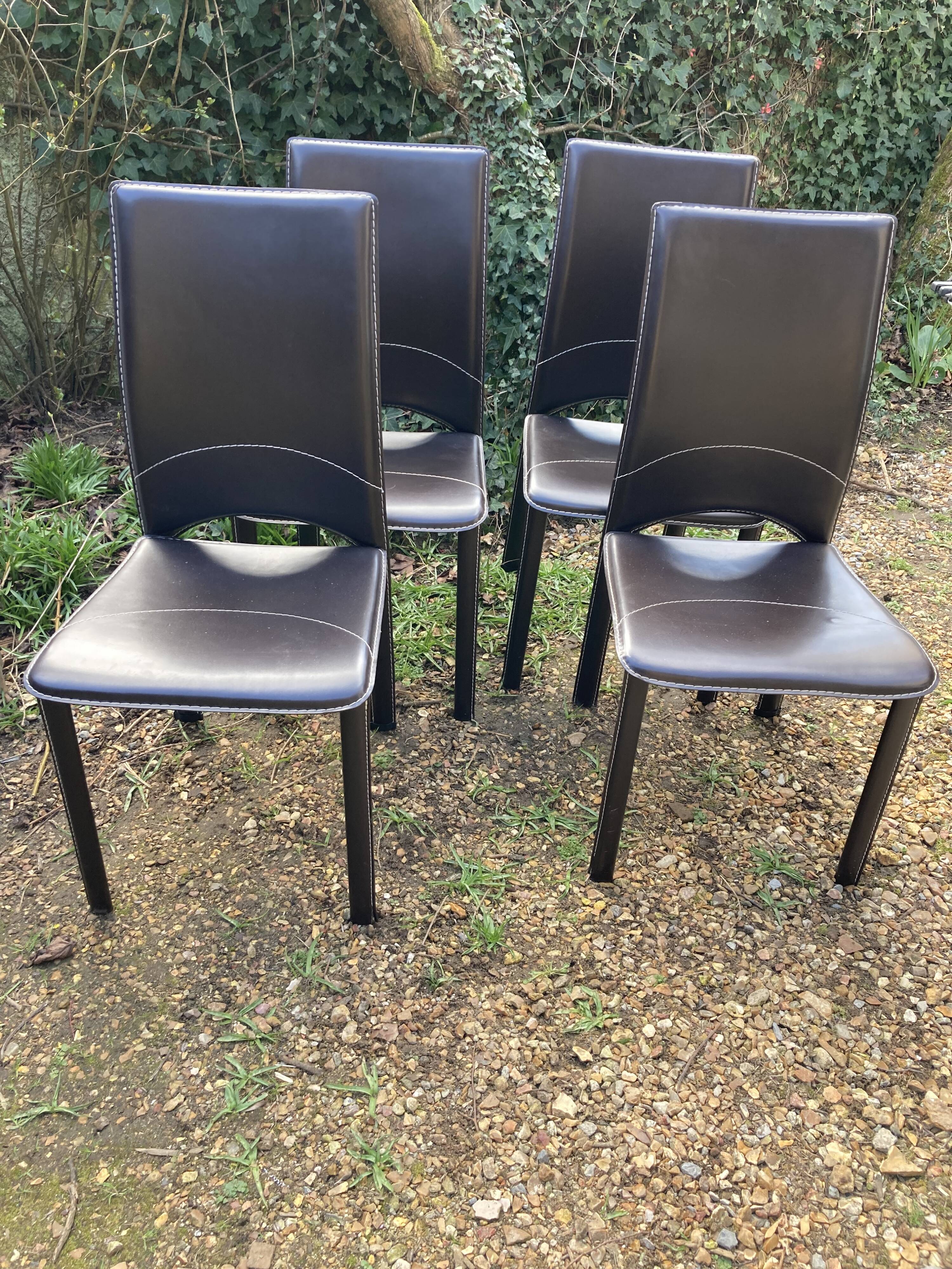 Lot de 4 chaises vintage cuir
