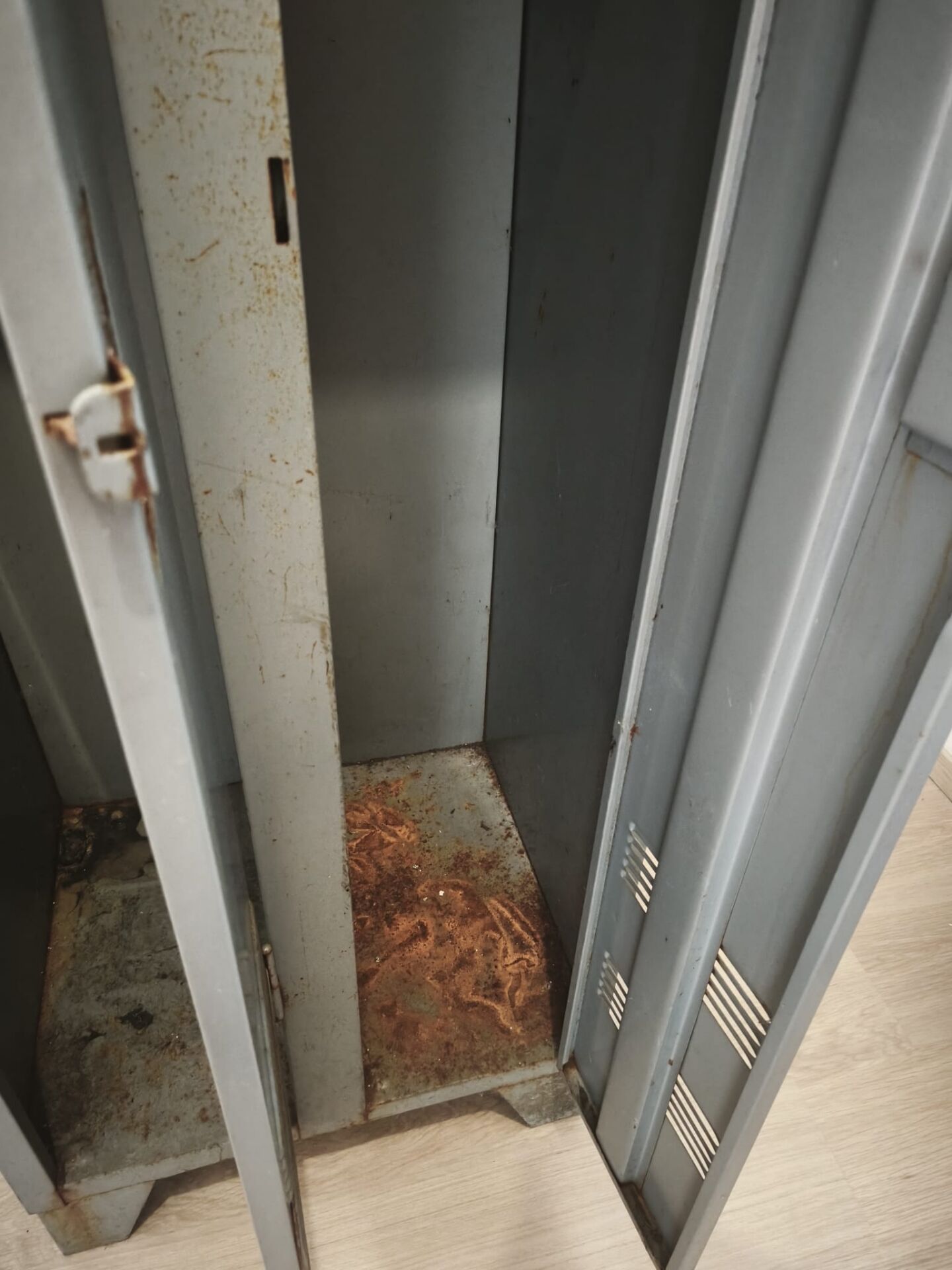 Industrial cloakroom