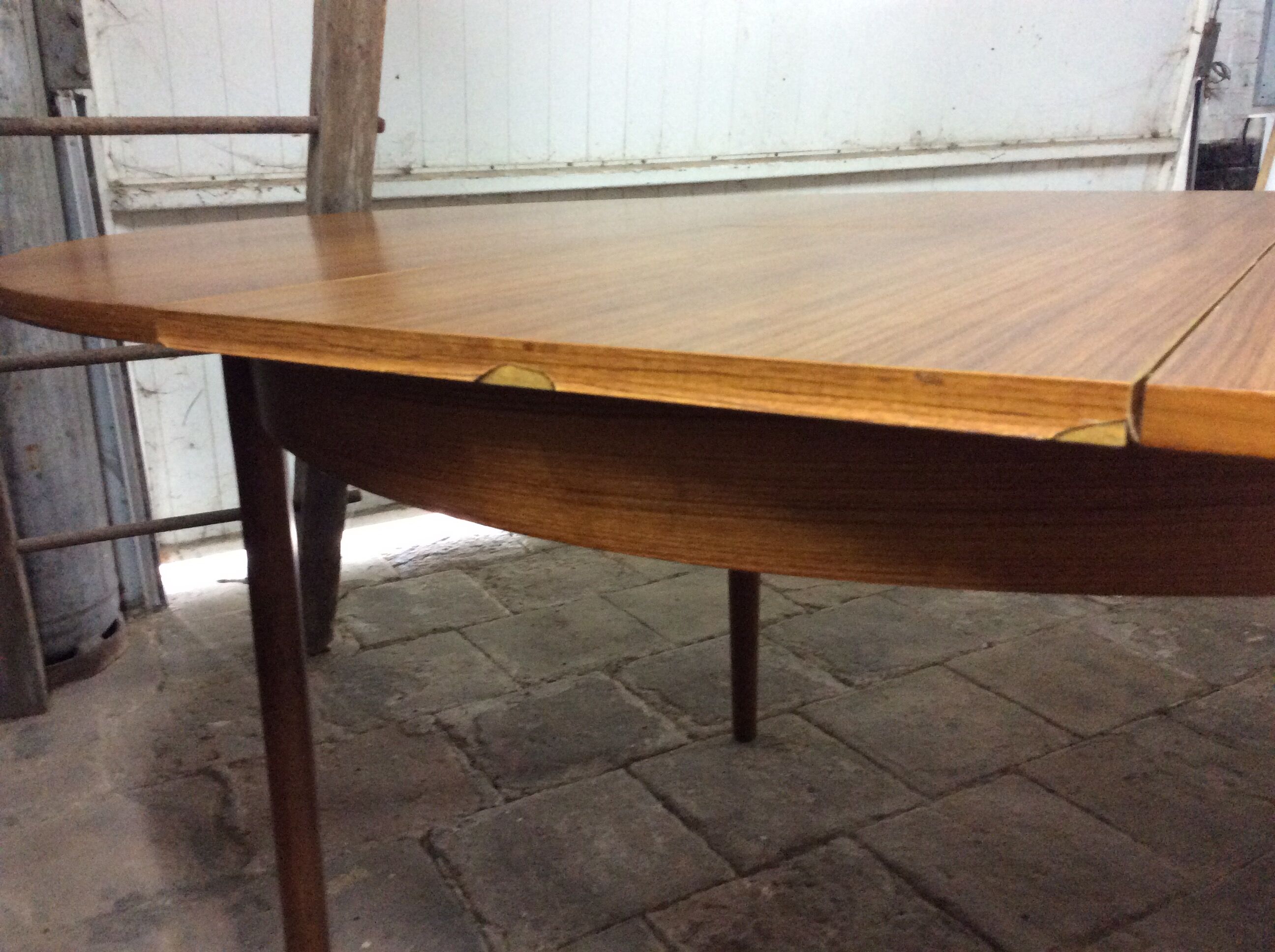 Vintage dining expandable room table