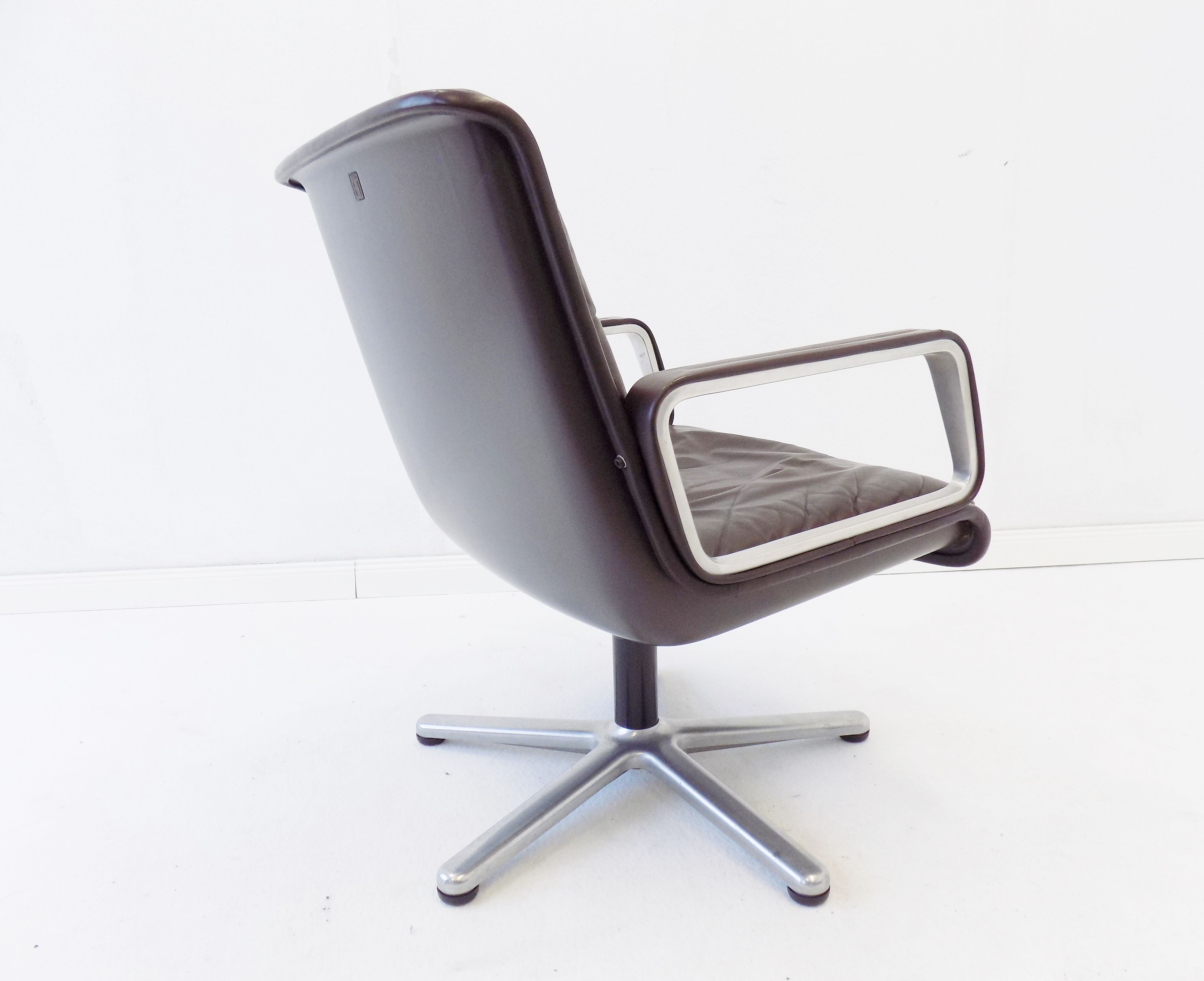 Fauteuil en cuir brun Wilkhahn Delta 2000 de Delta Design