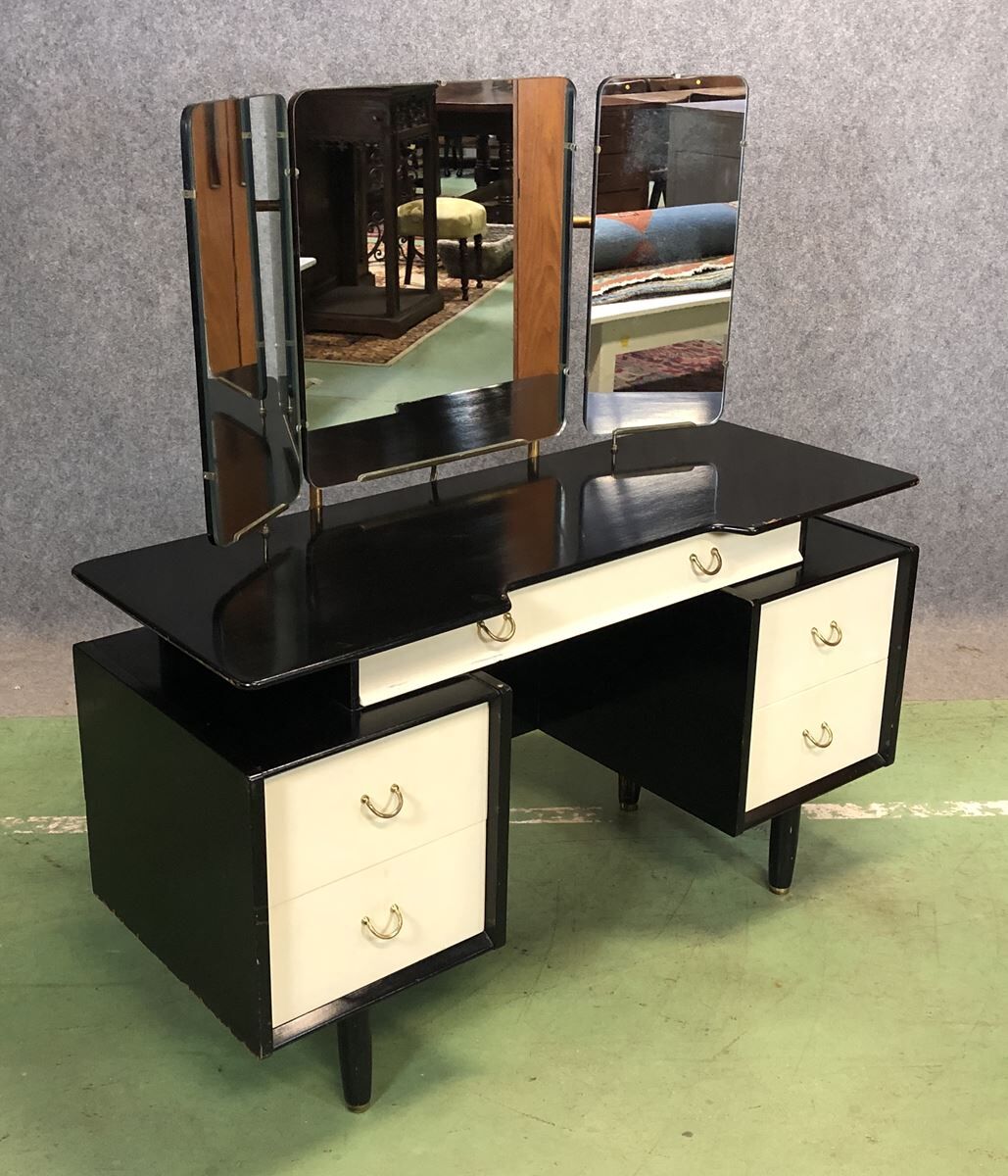 Hairdresser G Plan 70s - black and white patina