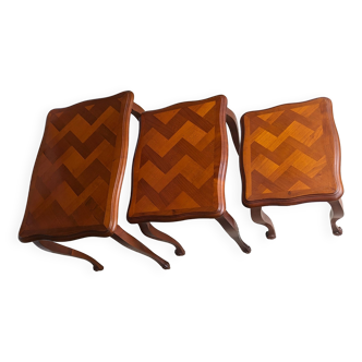 Set of 3 nesting tables - Louis XV style - cherry wood - parquet pattern marquetry decor (parquetry)