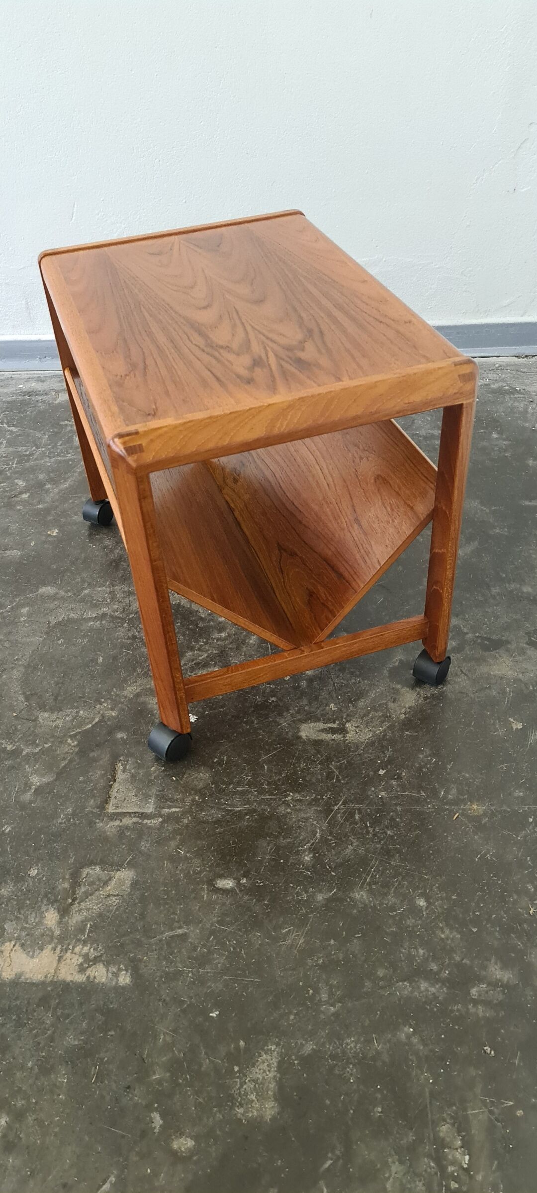 Vintage teak Danish design magazine trolley/side table  by Aksel Kjersgaard