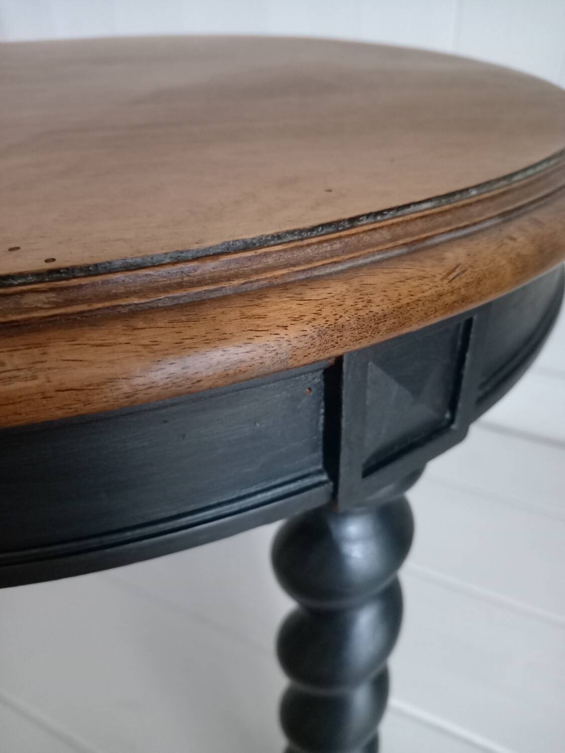 Coffee table / tripod side table