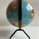 Mappemonde en métal
