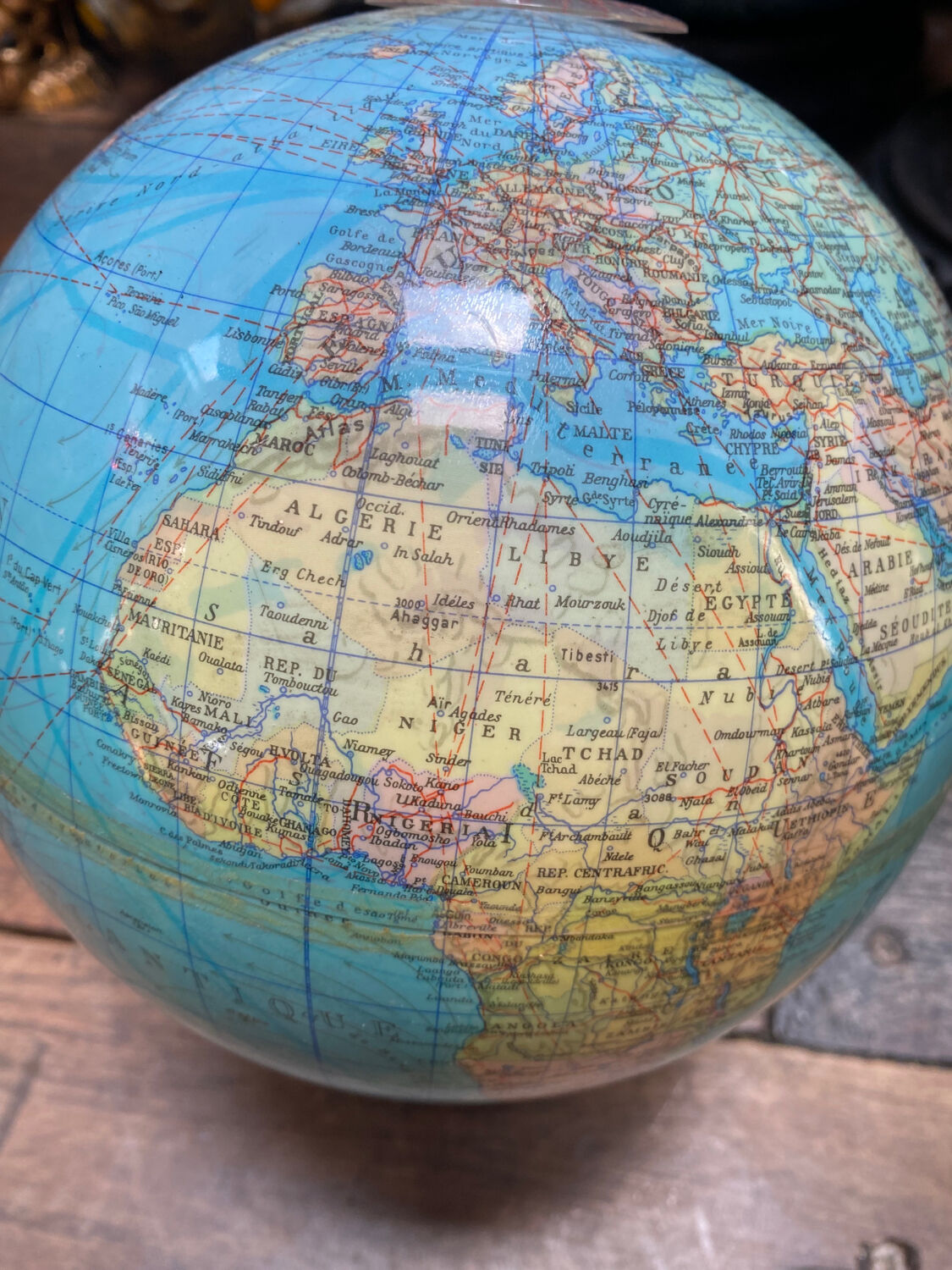 Globe world map vintage seventies Duplex