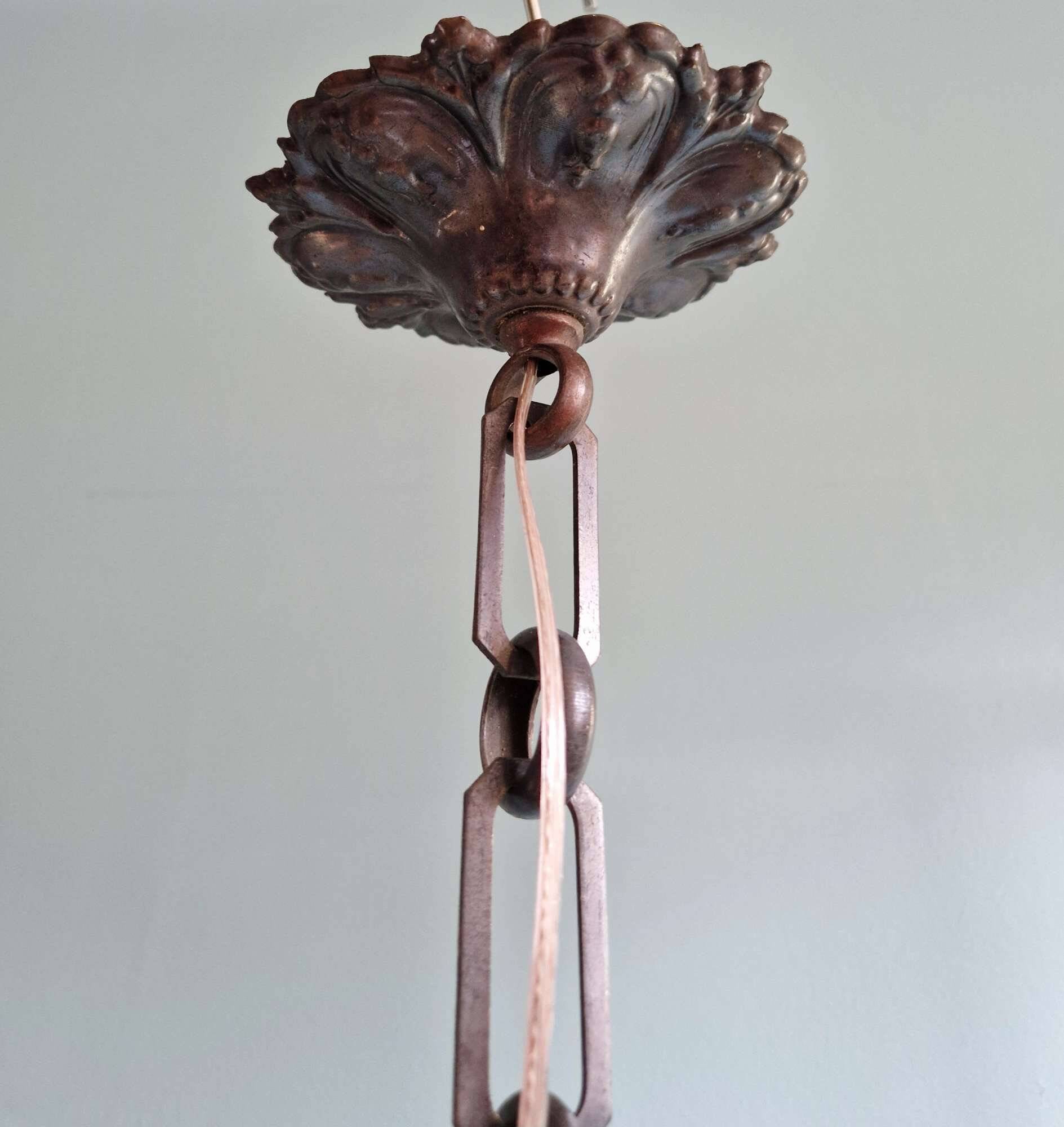 Art Deco suspension in pressed white opaline, 1920-30.