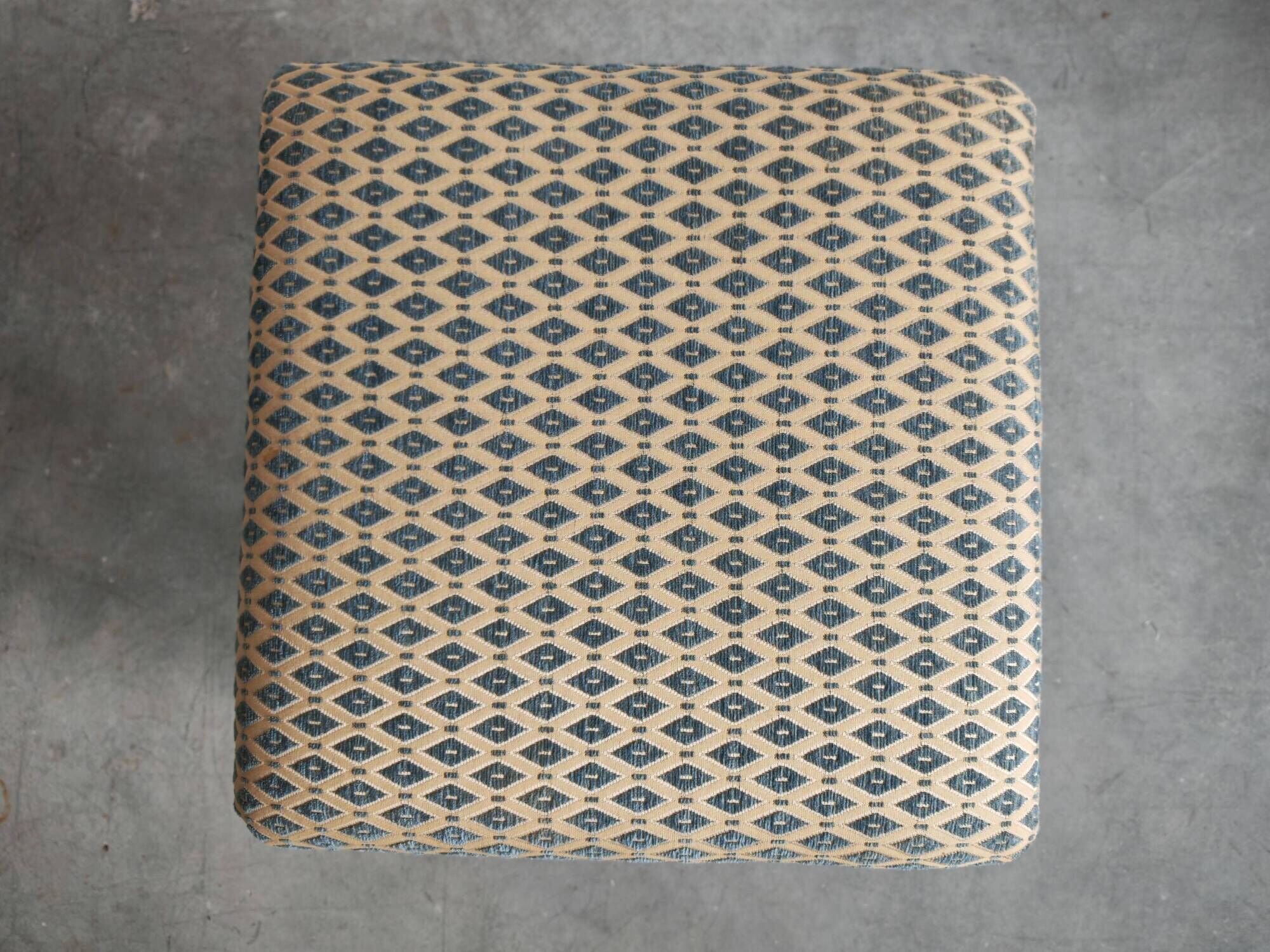 Jugendstil stool in beech and mahogany attributed to Otto Wagner, 1910s.