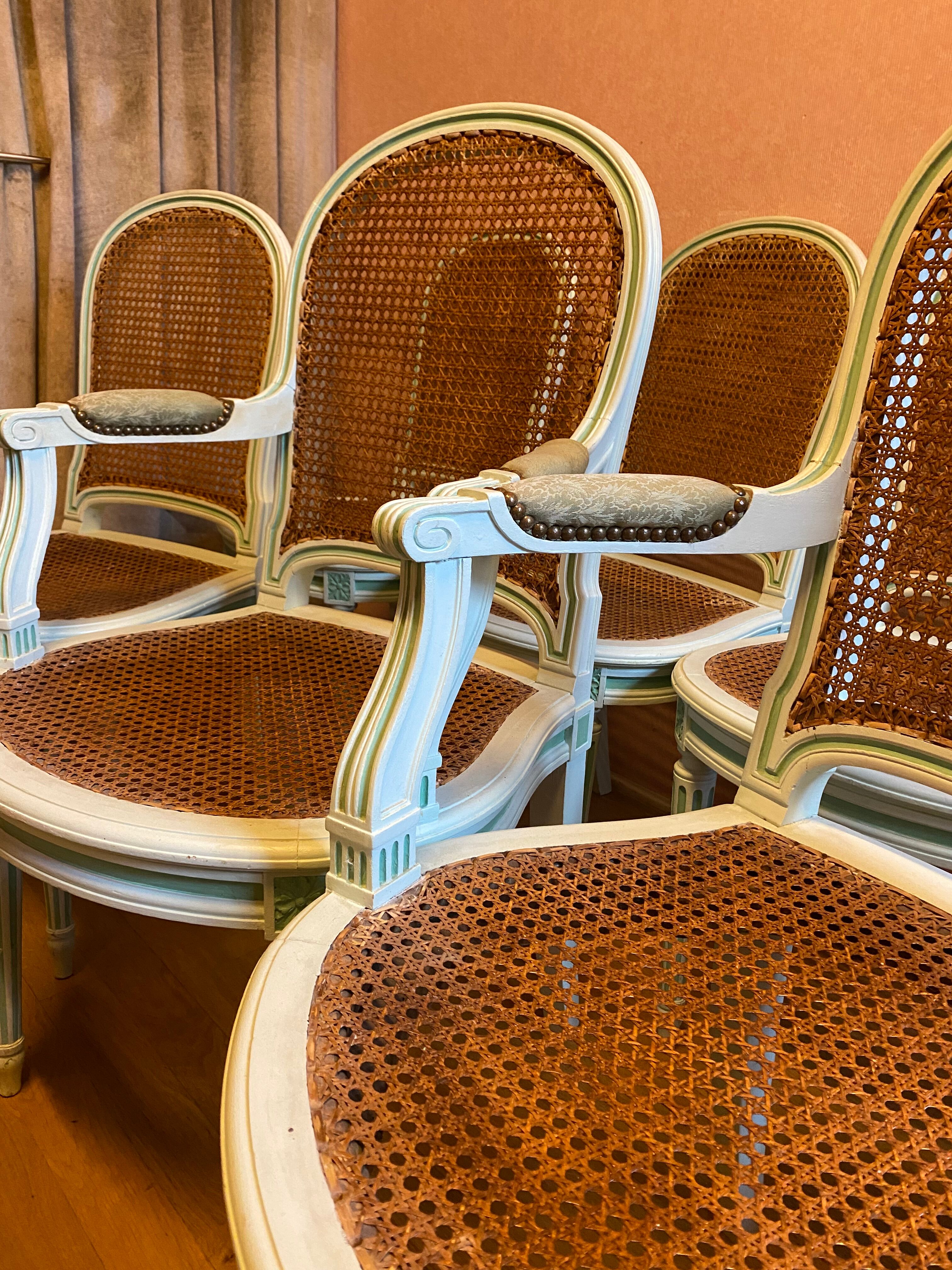 6 chaises 2 fauteuils en cannage, de style L.XVI , peint vert clair