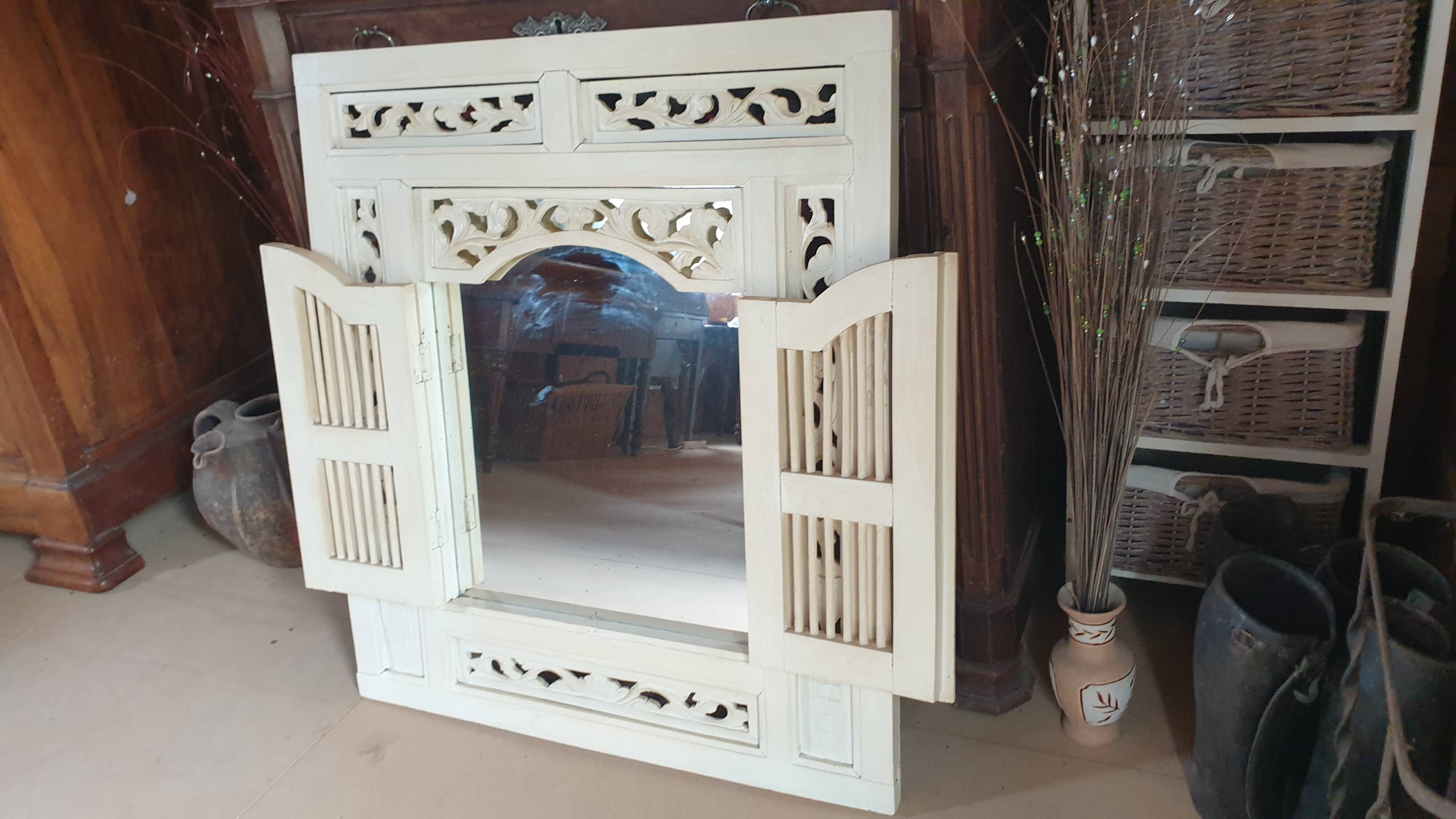 Mirror frame with door - North African moucharabieh style - 20th century