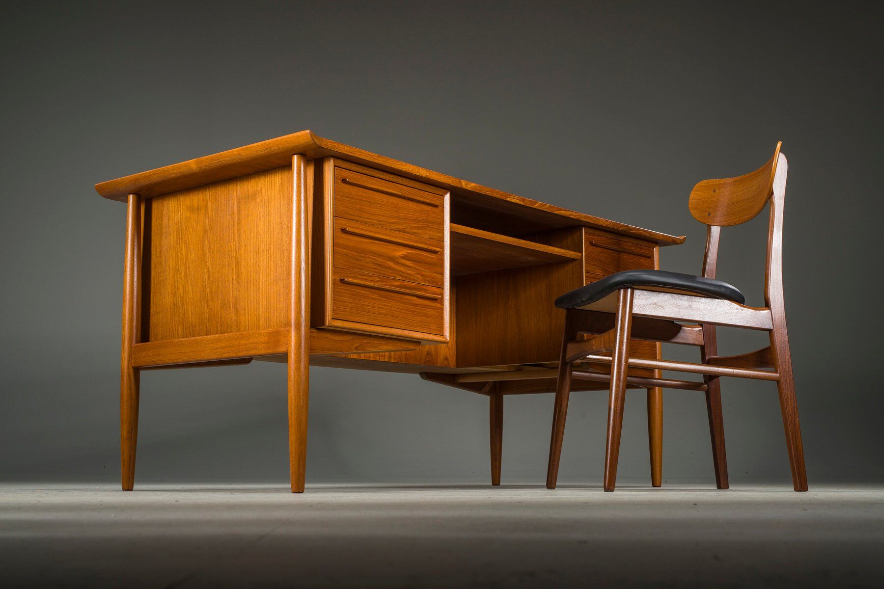 Mid-century Danish teak executive desk by Arne Vodder for H.P. Hansen, 1960s