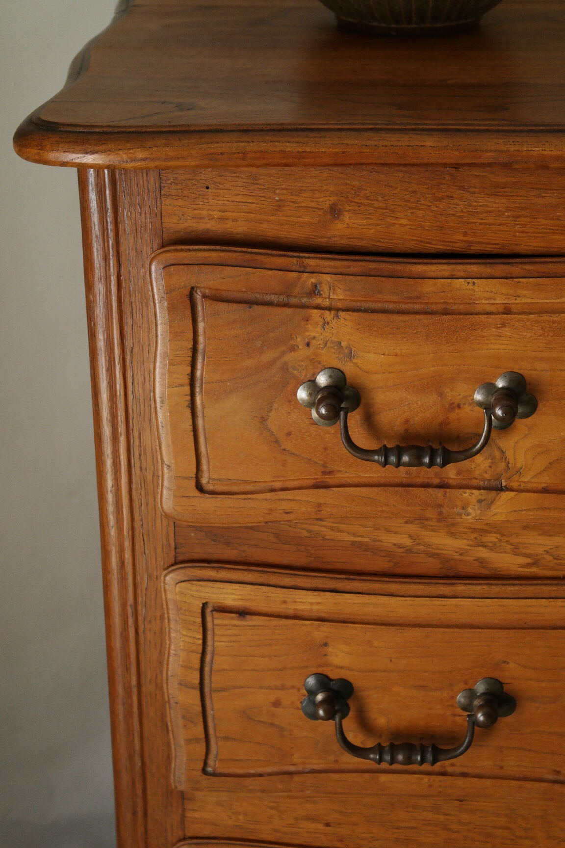 Commode campagnarde en chêne massif vintage